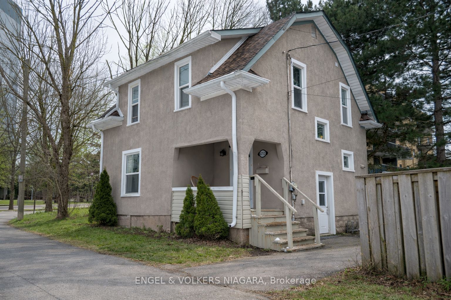 4752 Crawford Place W Property Photo 3
