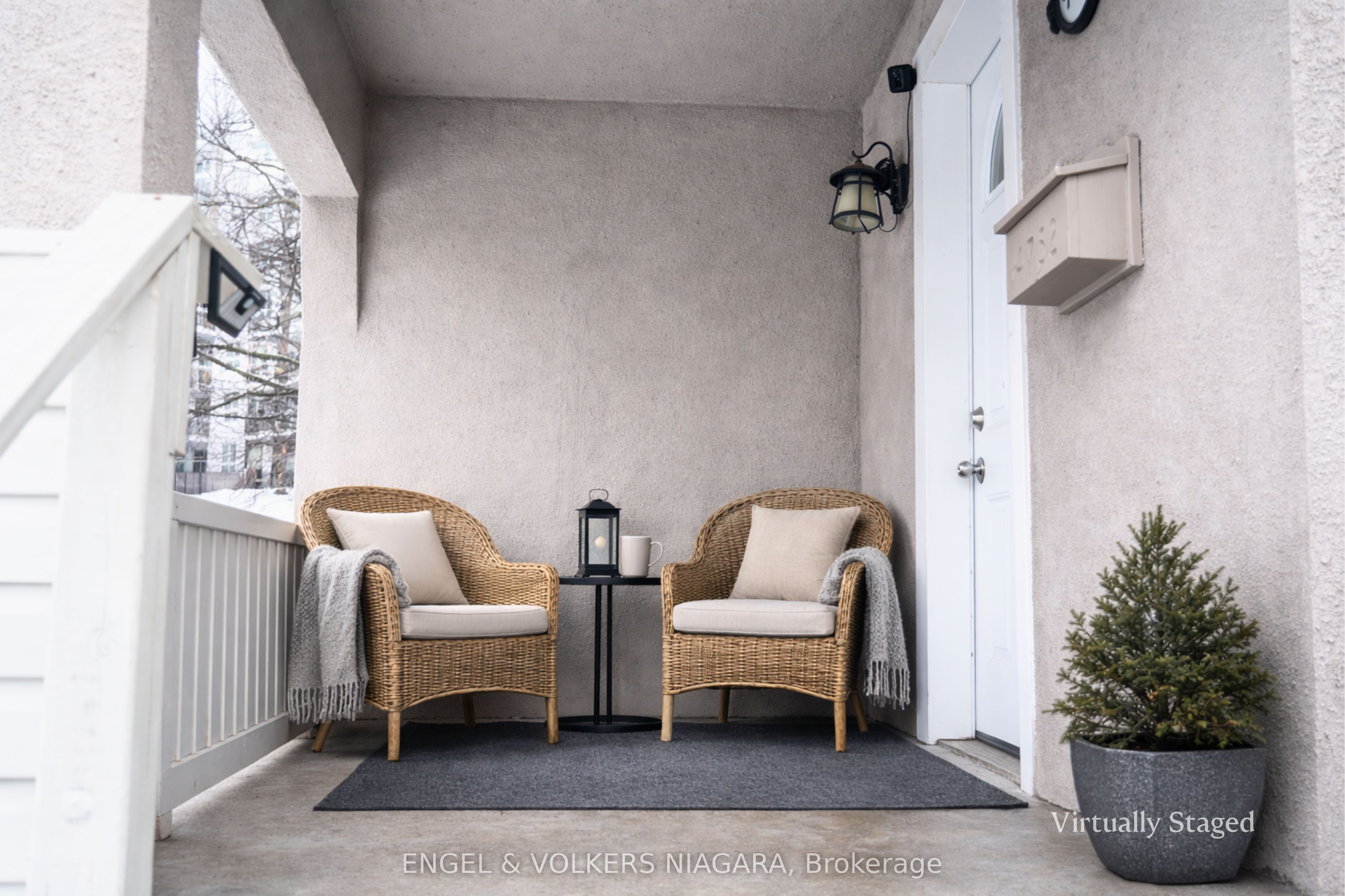 4752 Crawford Place W Property Photo 6