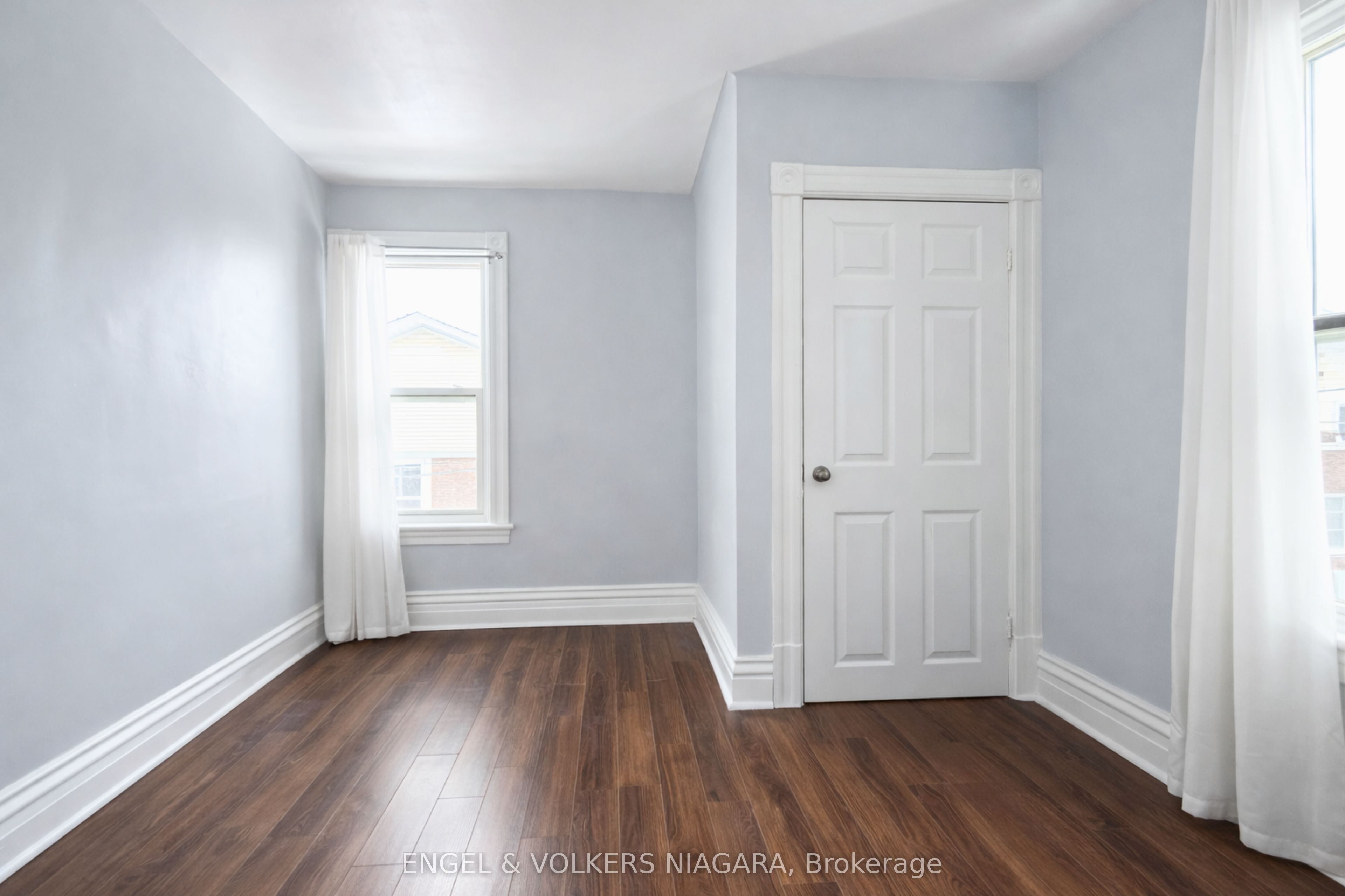 4752 Crawford Place W Property Photo 7