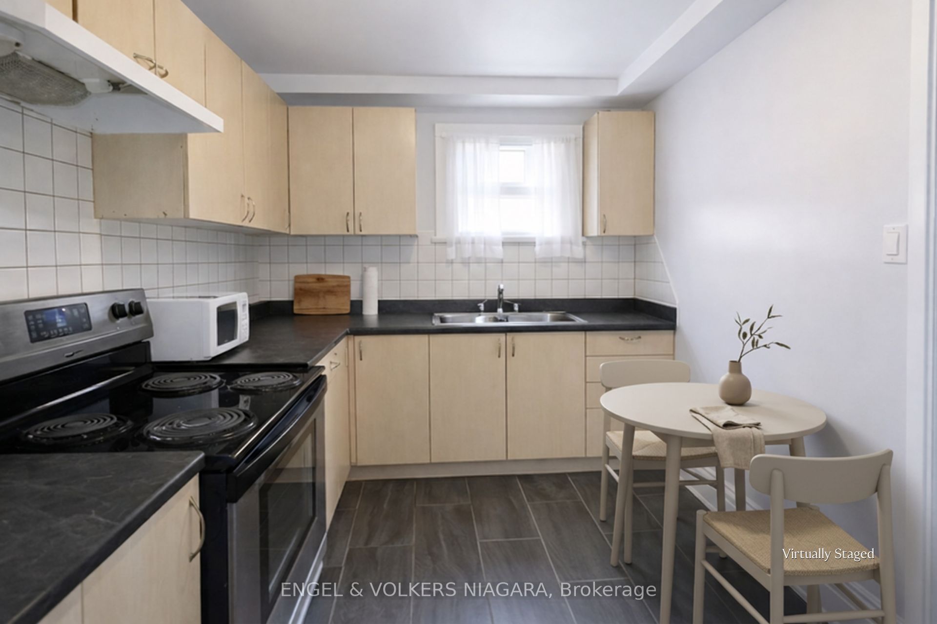 4752 Crawford Place W Property Photo 10