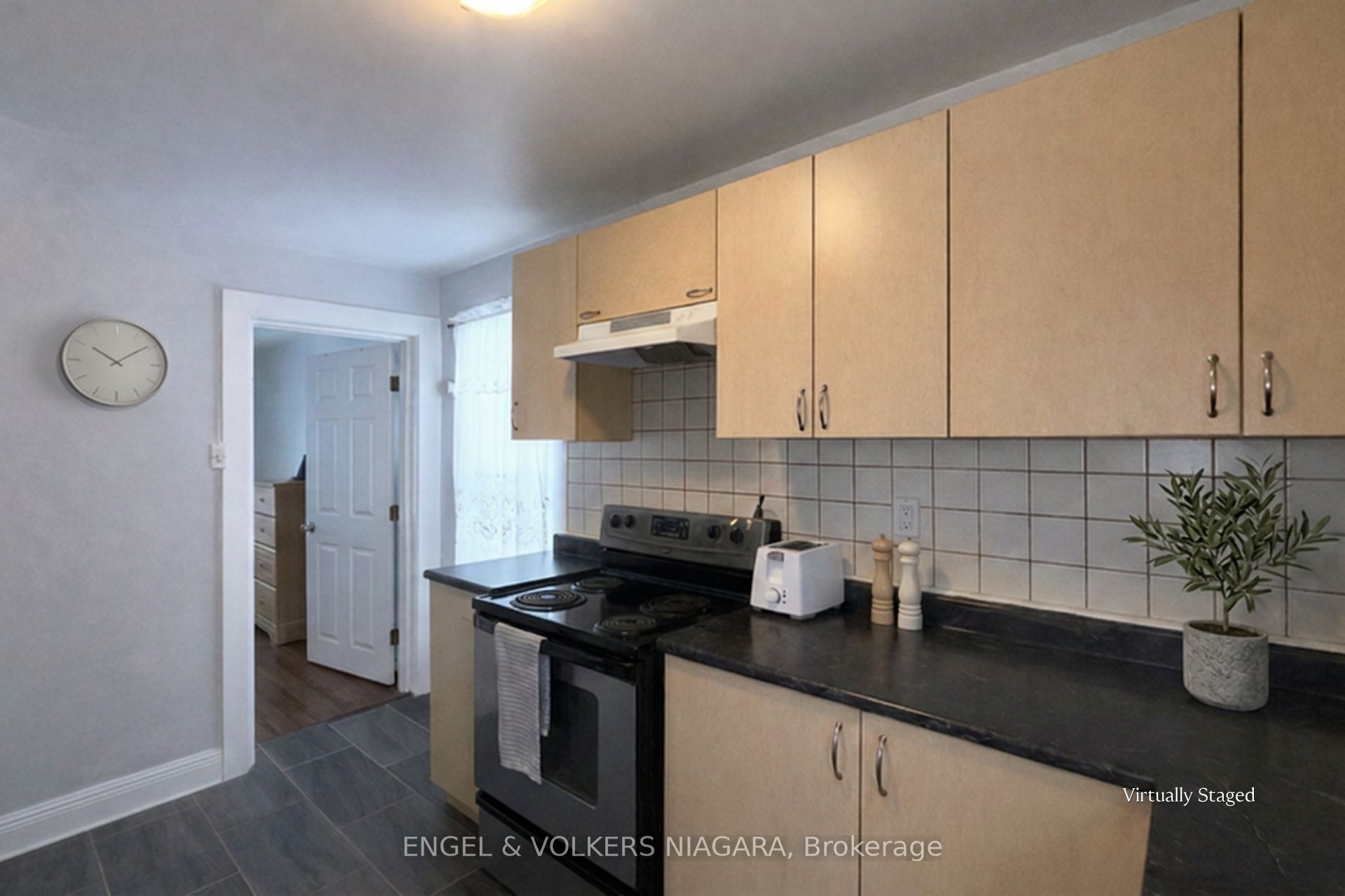 4752 Crawford Place W Property Photo 11