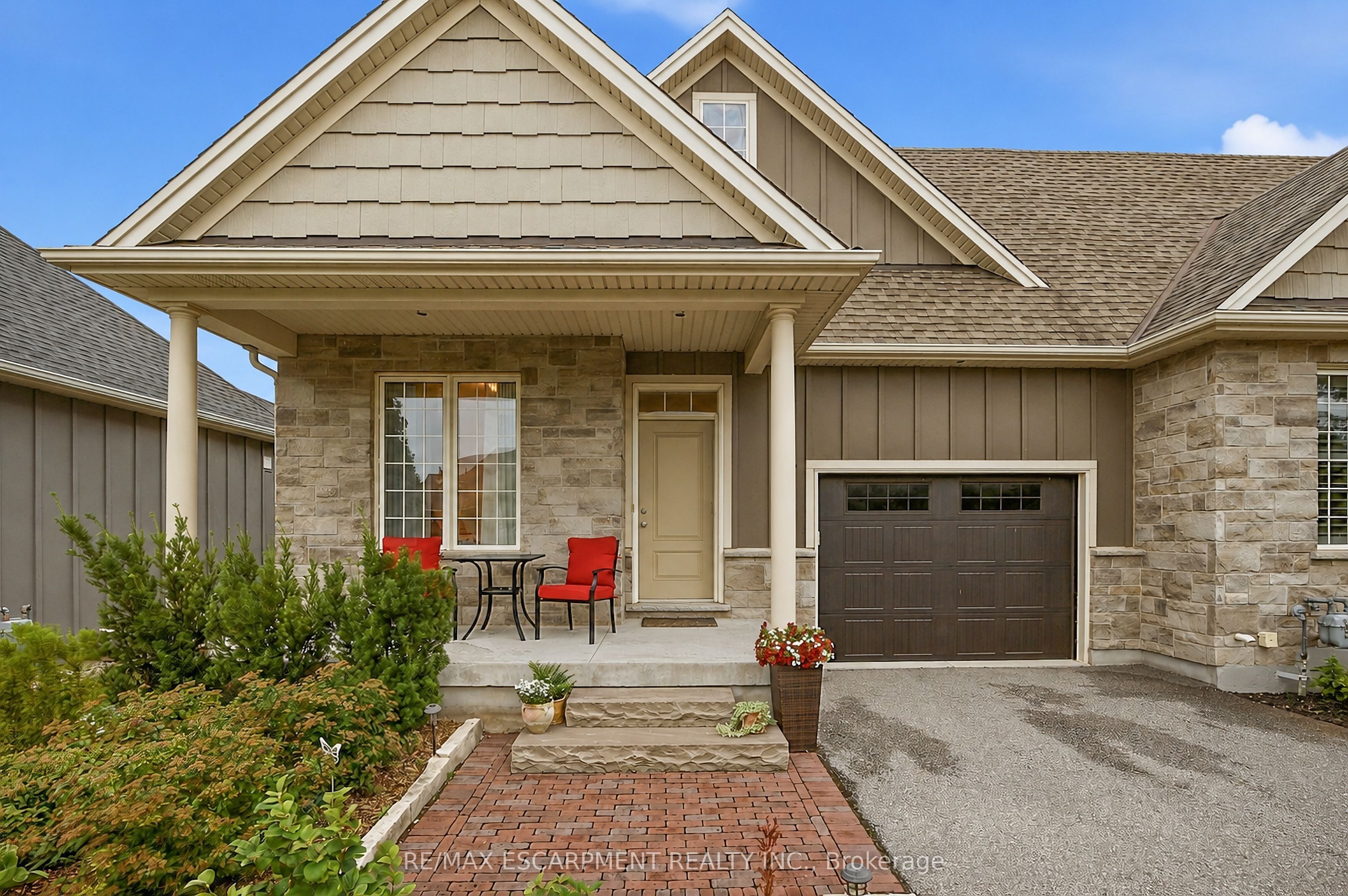 33 Pierpoint Drive Property Photo 1