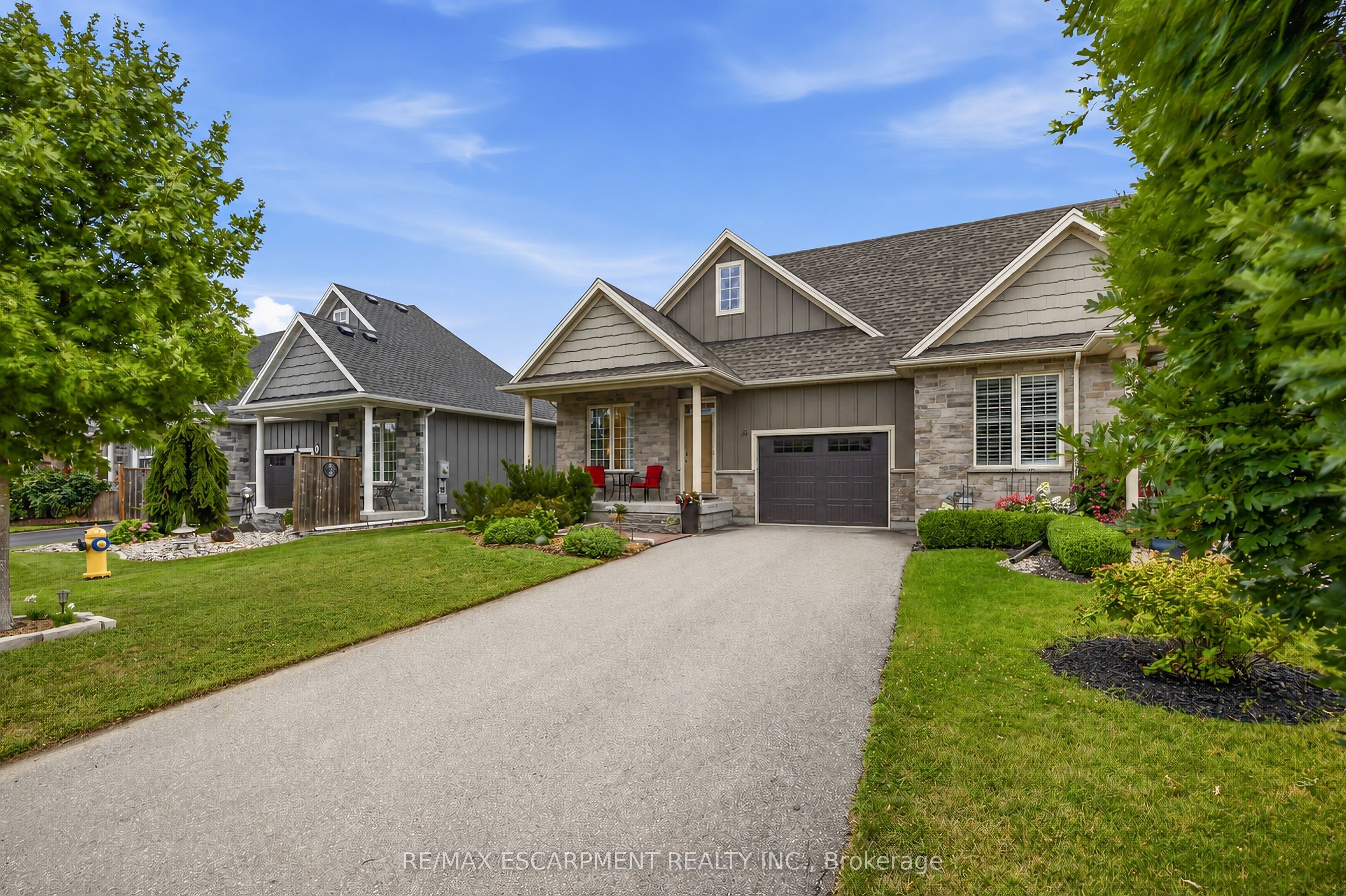 33 Pierpoint Drive Property Photo 2