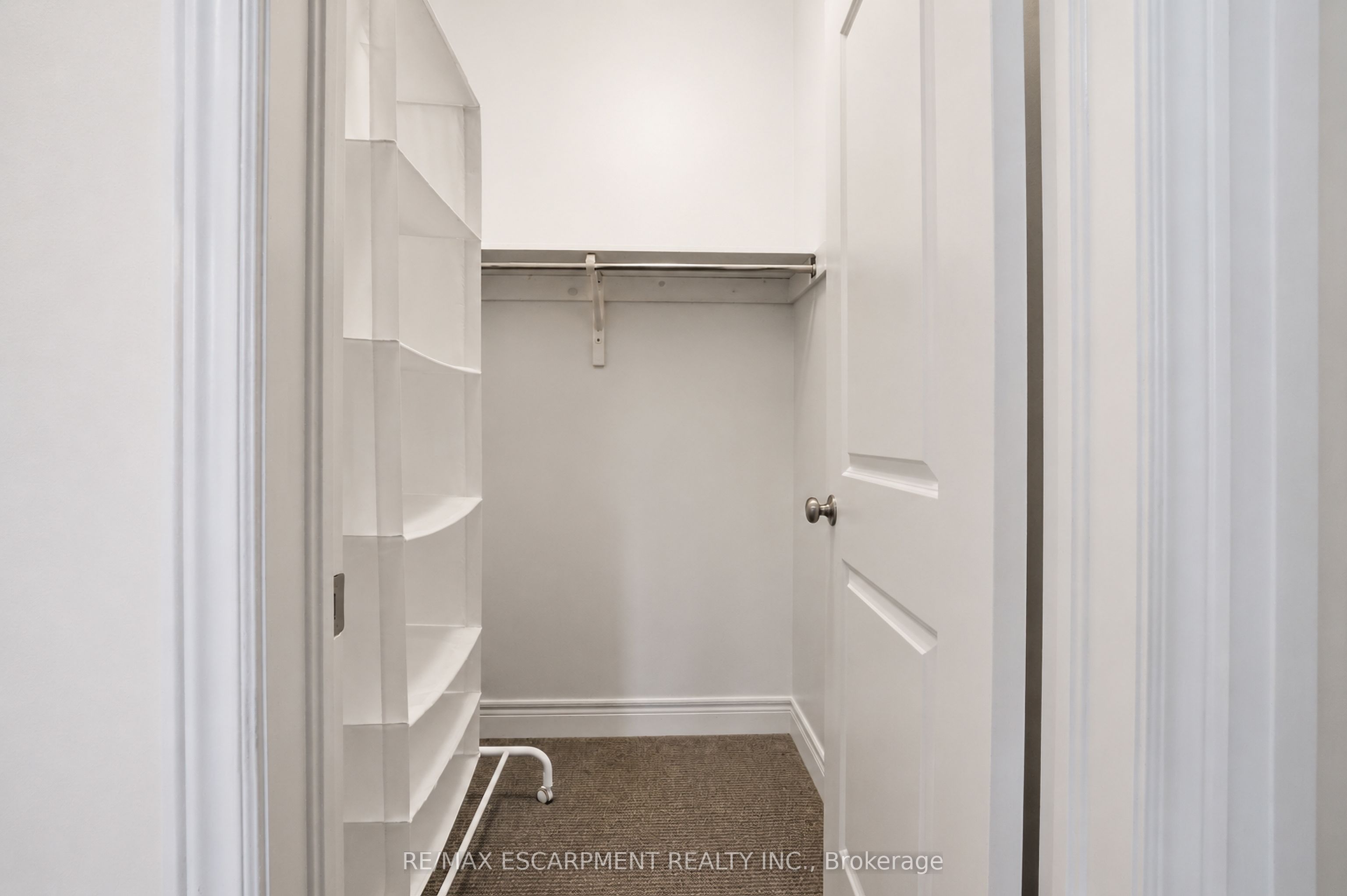 33 Pierpoint Drive Property Photo 7