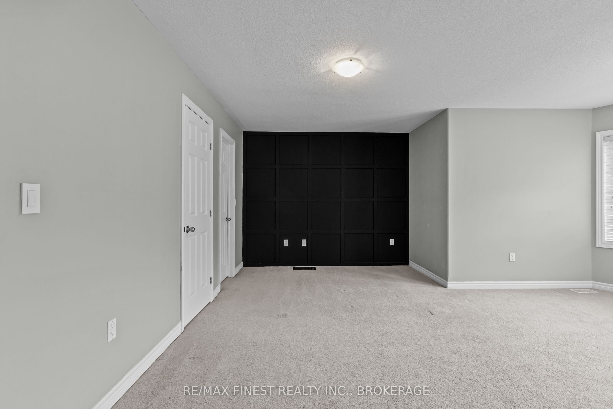 893 Ascot Lane Property Photo 16