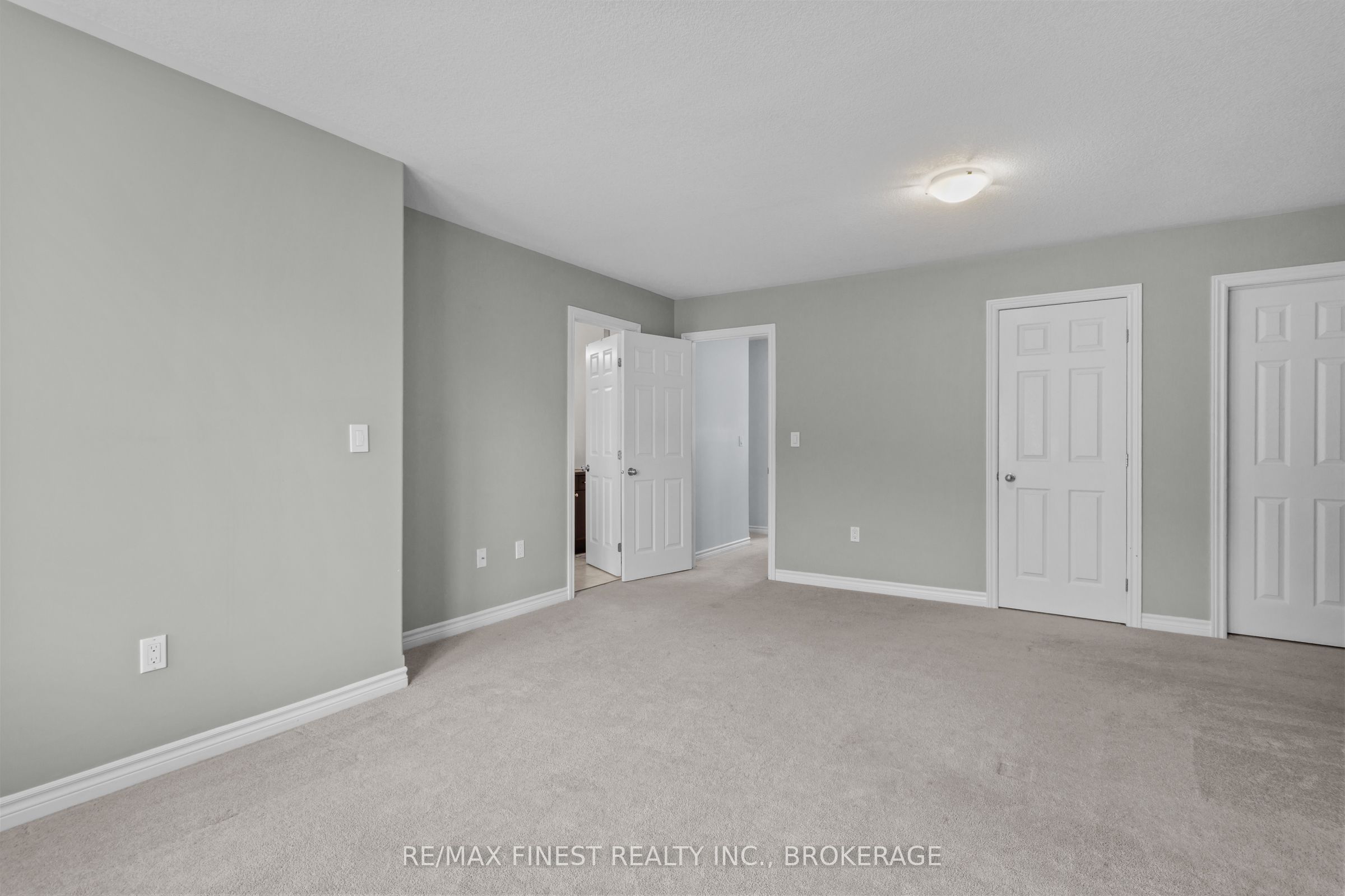 893 Ascot Lane Property Photo 17