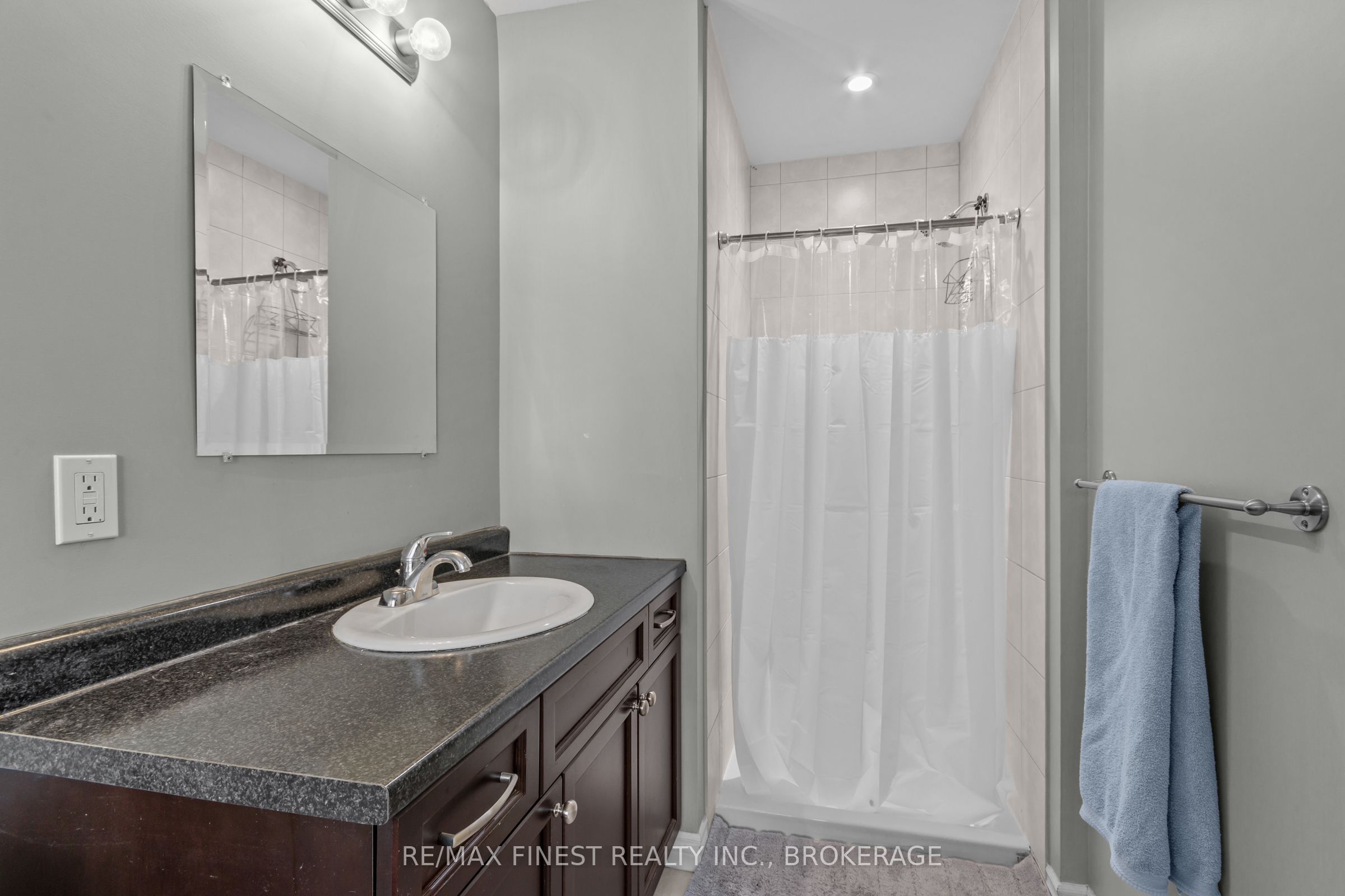 893 Ascot Lane Property Photo 18