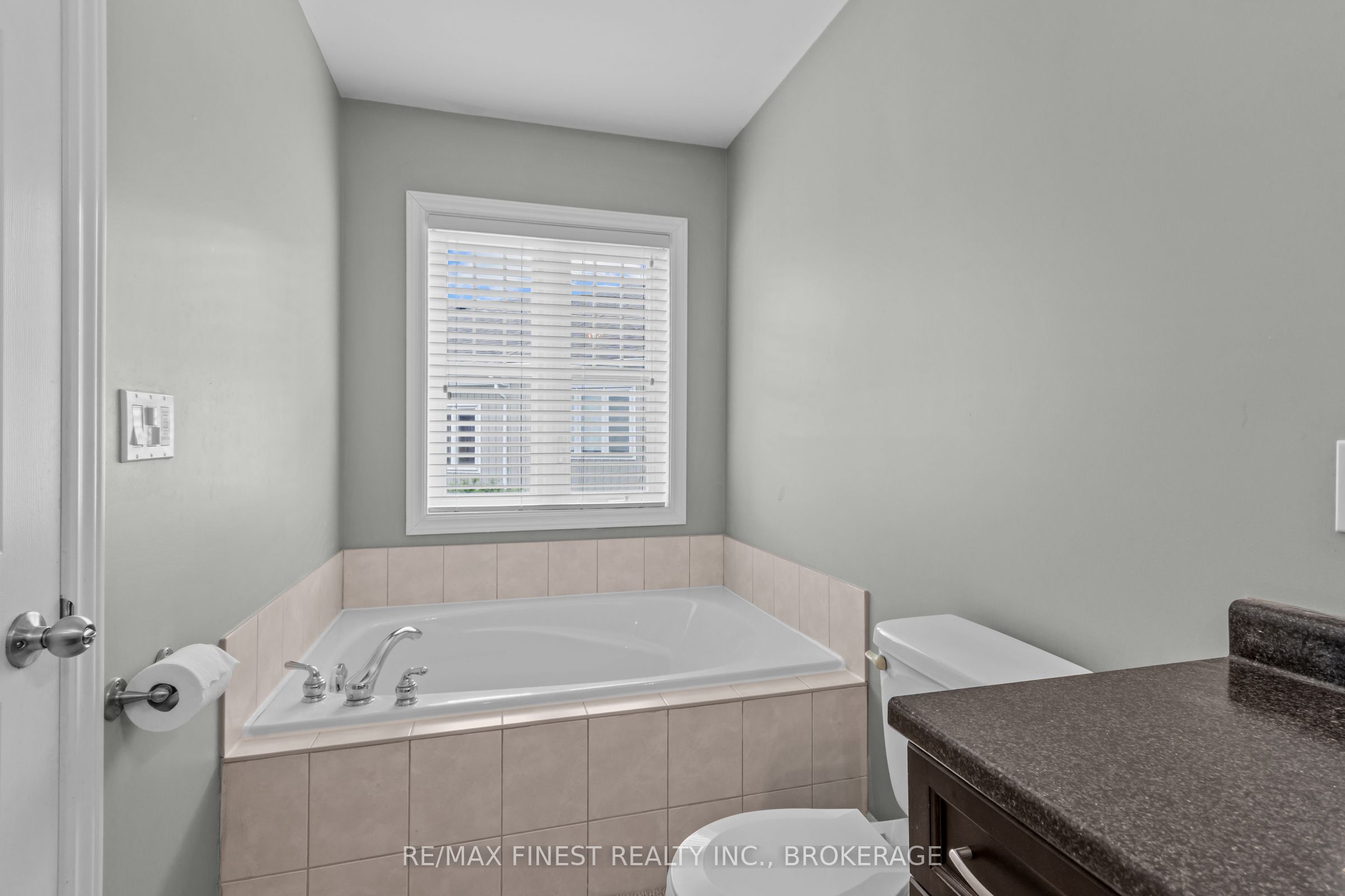 893 Ascot Lane Property Photo 19