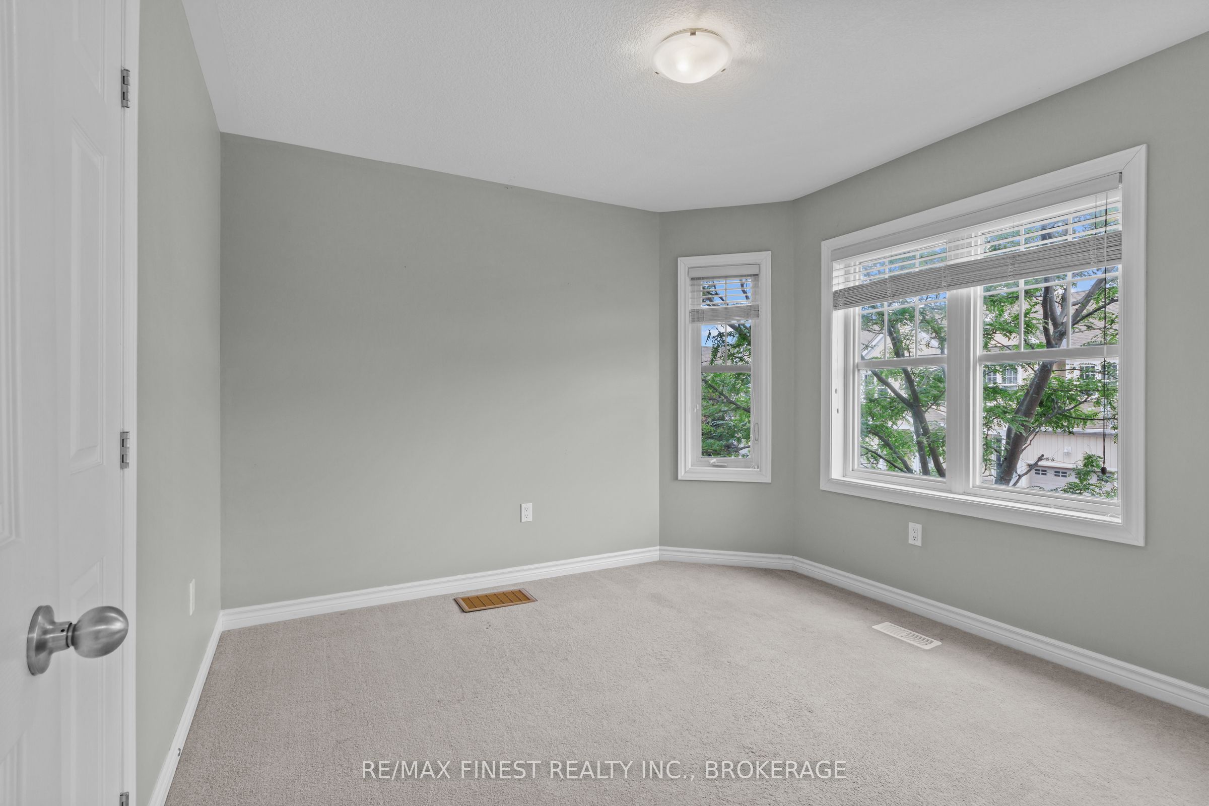 893 Ascot Lane Property Photo 21