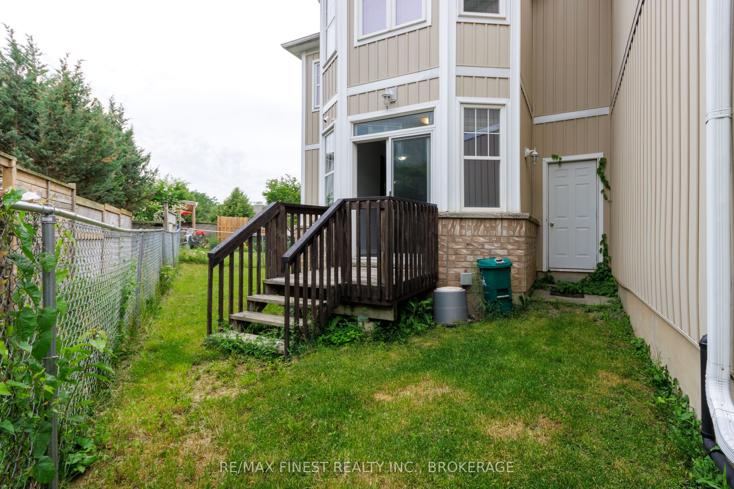 893 Ascot Lane Property Photo 27