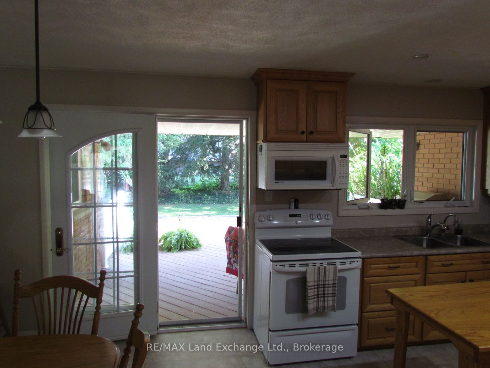 115 Brown's Lane Property Photo 9