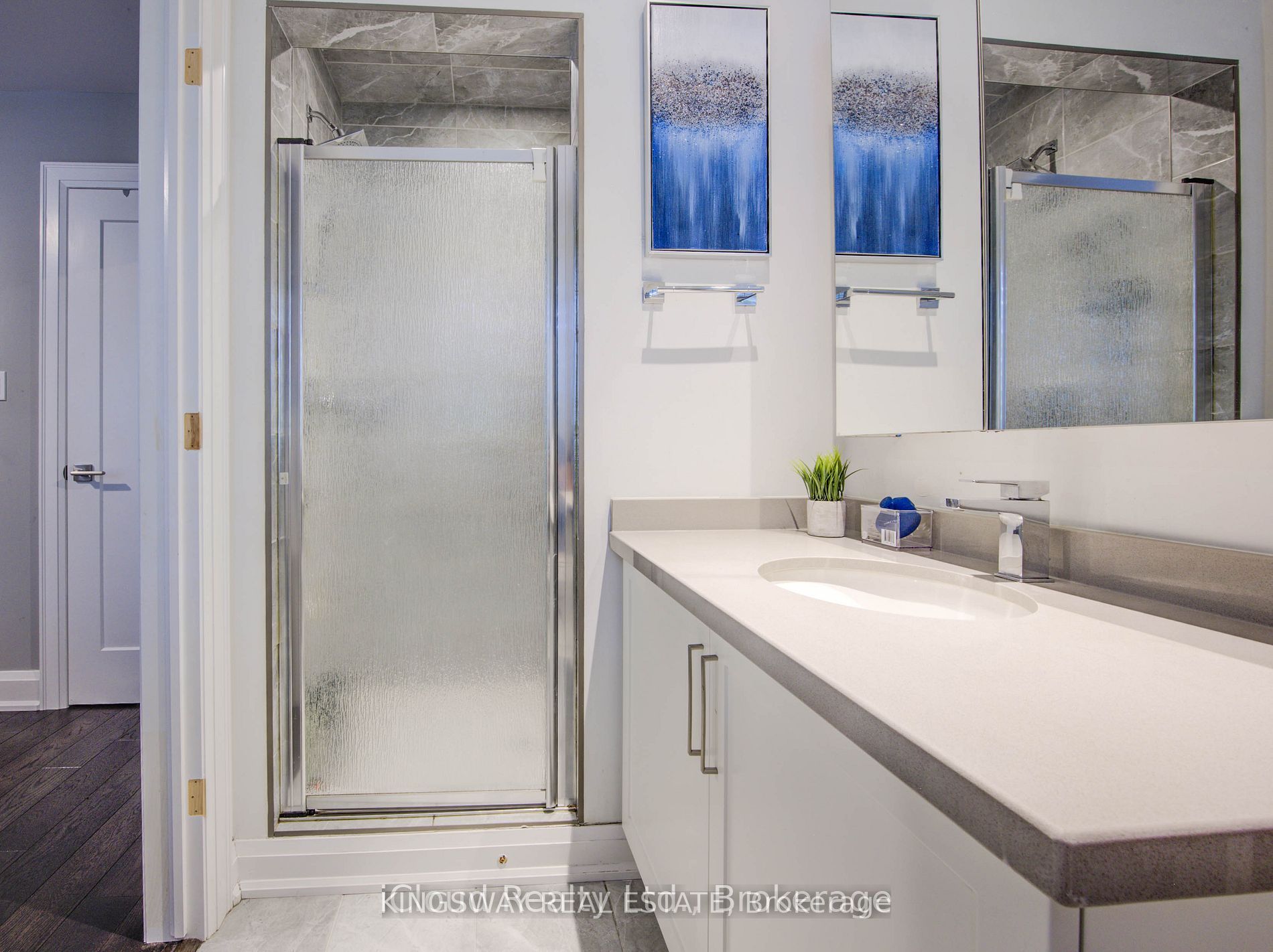 33 Jarvis Street Property Photo 31