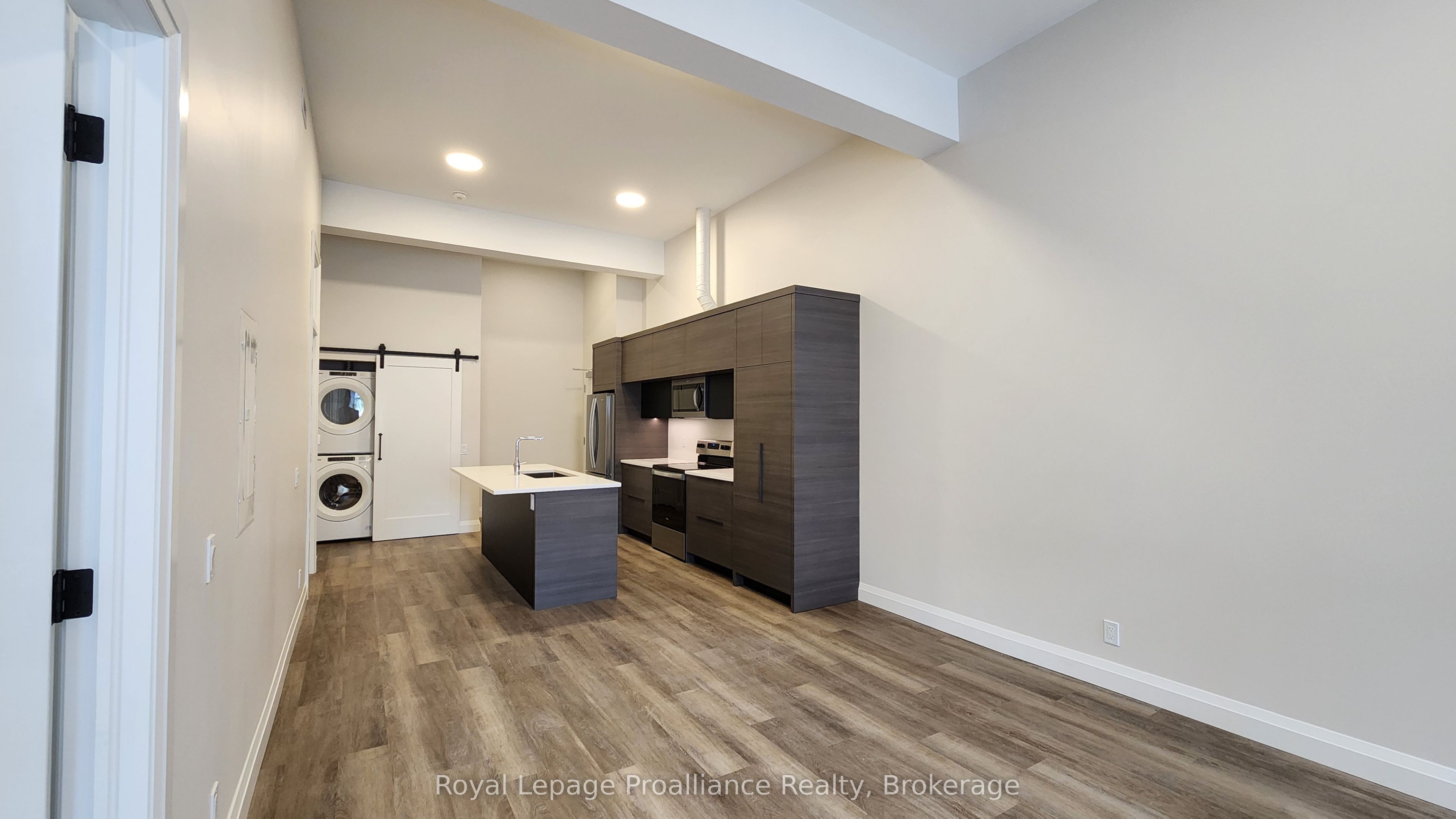 261 Front Street 4 Property Photo 8