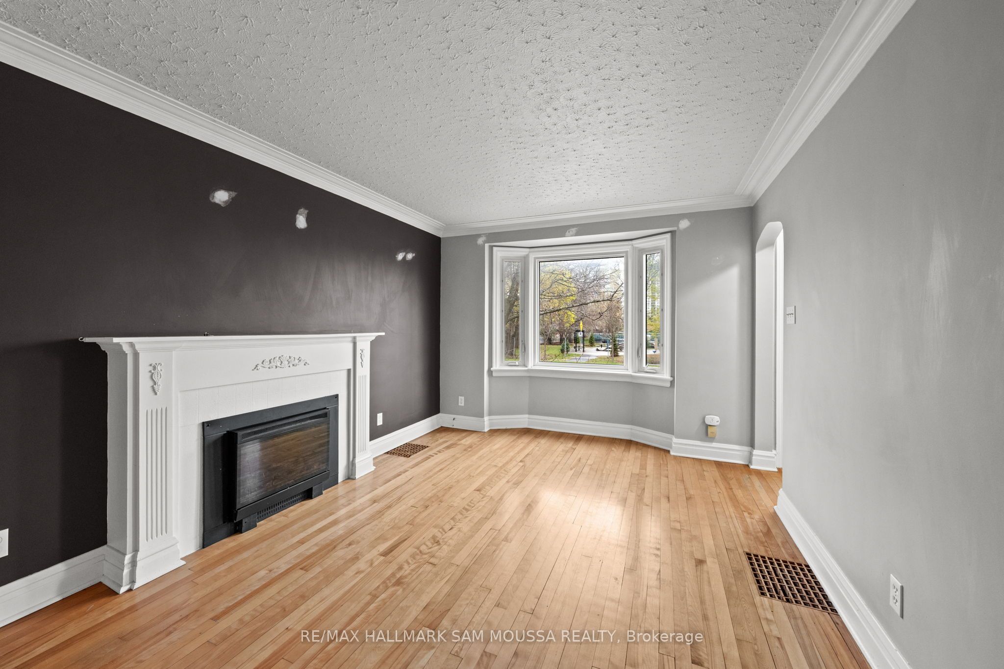 378 Byron Avenue Property Photo 4