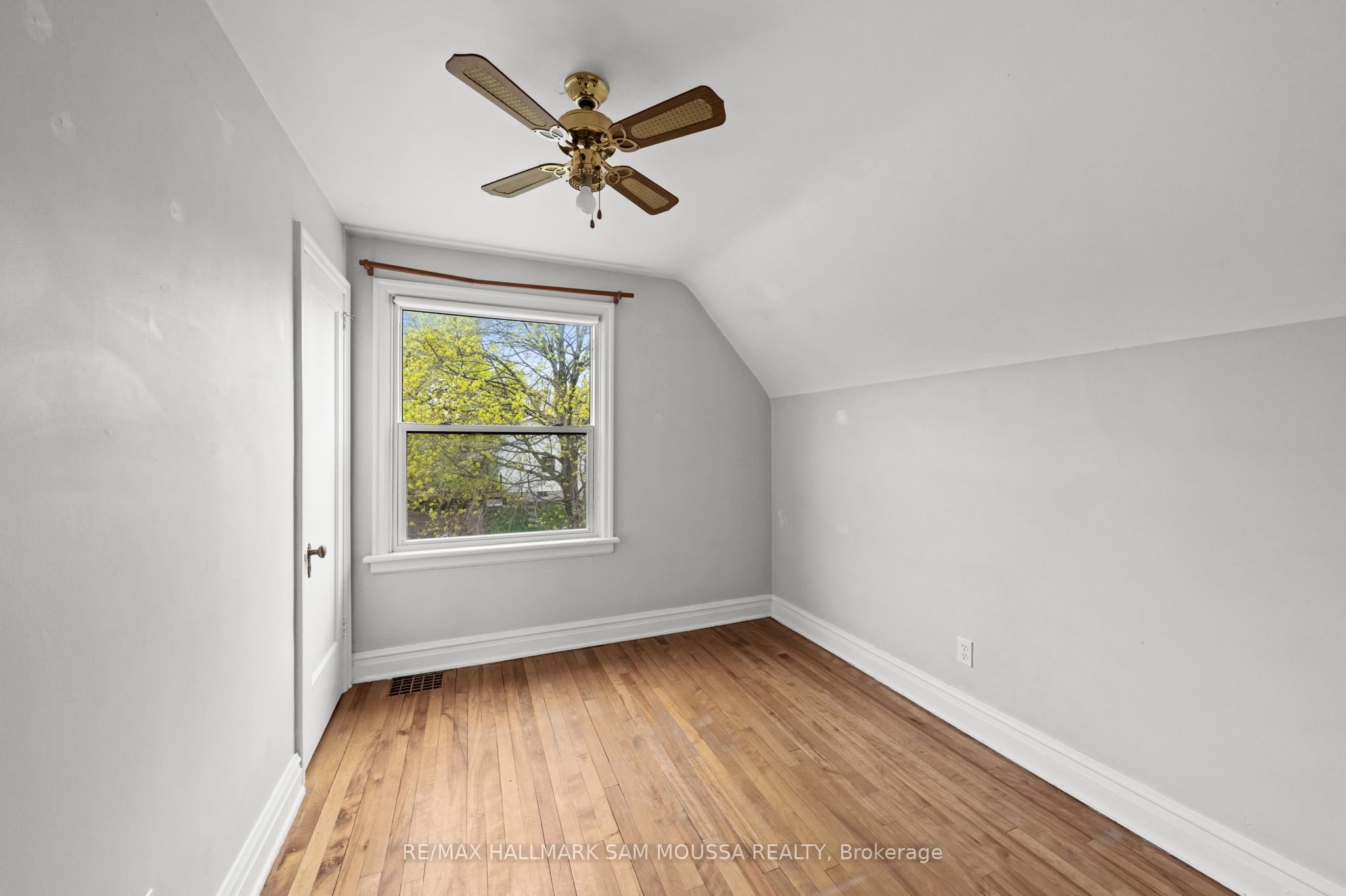 378 Byron Avenue Property Photo 18