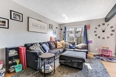 711 Osgoode Drive 17 Property Photo 4