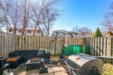 711 Osgoode Drive 17 Property Photo 15