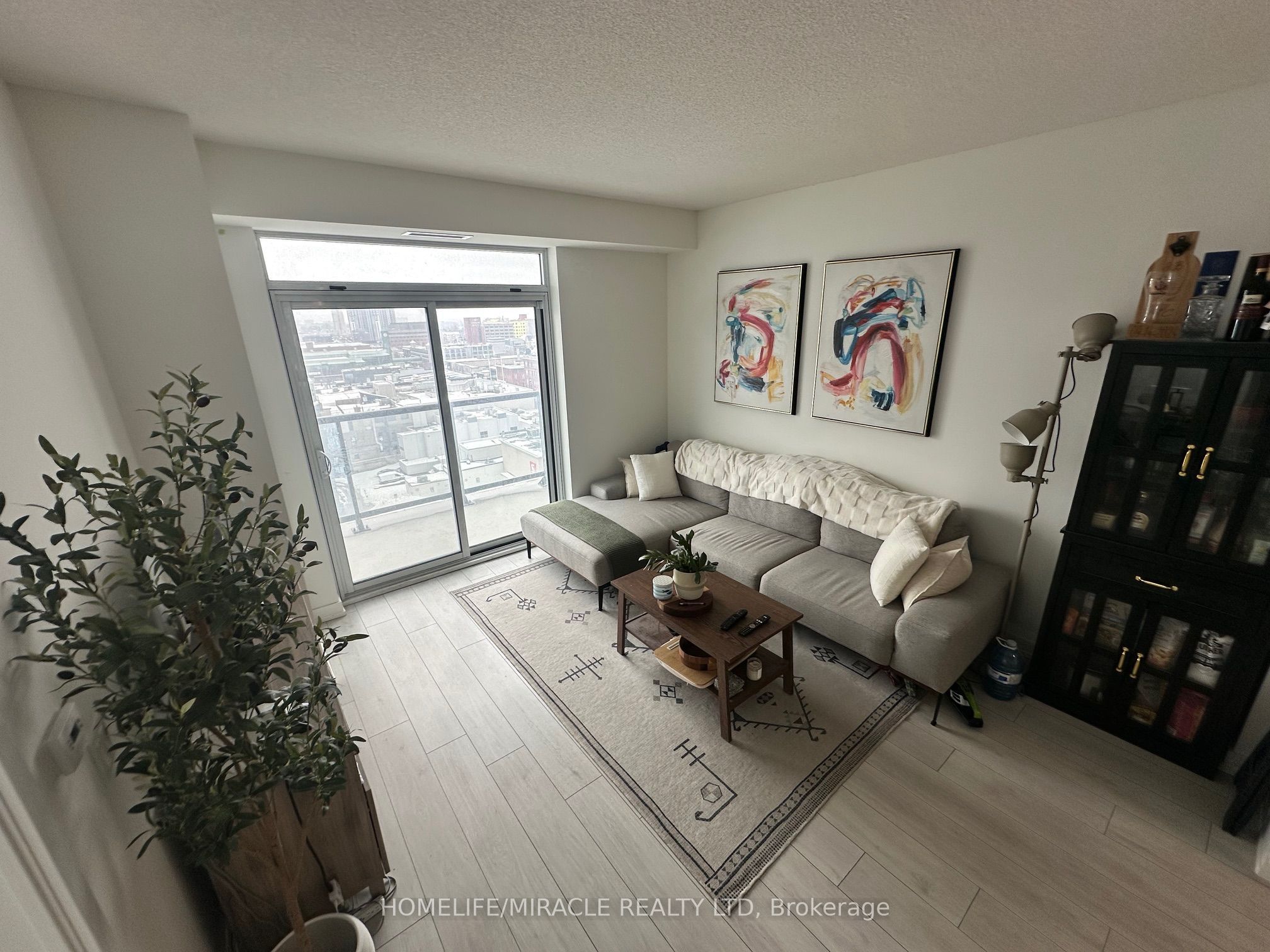 X13598376 Property Photo 4
