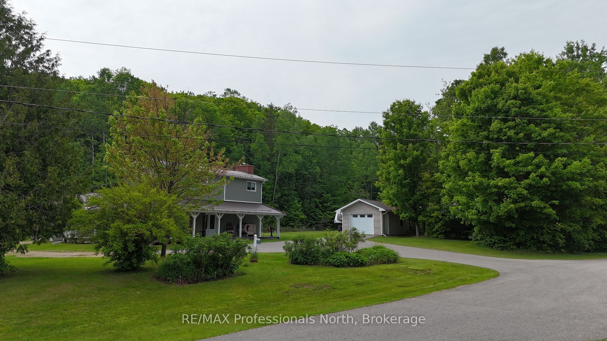 1023 Chester Crescent Property Photo 2