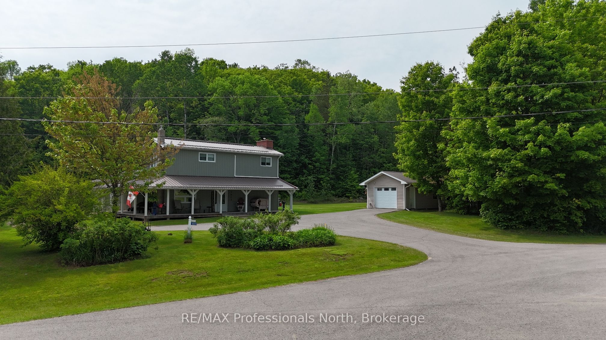 1023 Chester Crescent Property Photo 4