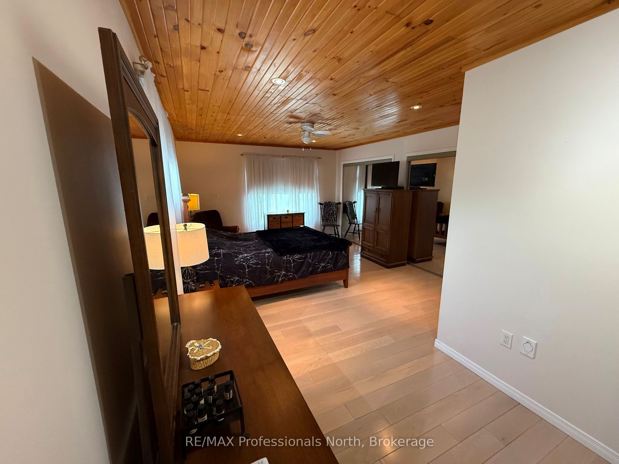 1023 Chester Crescent Property Photo 38