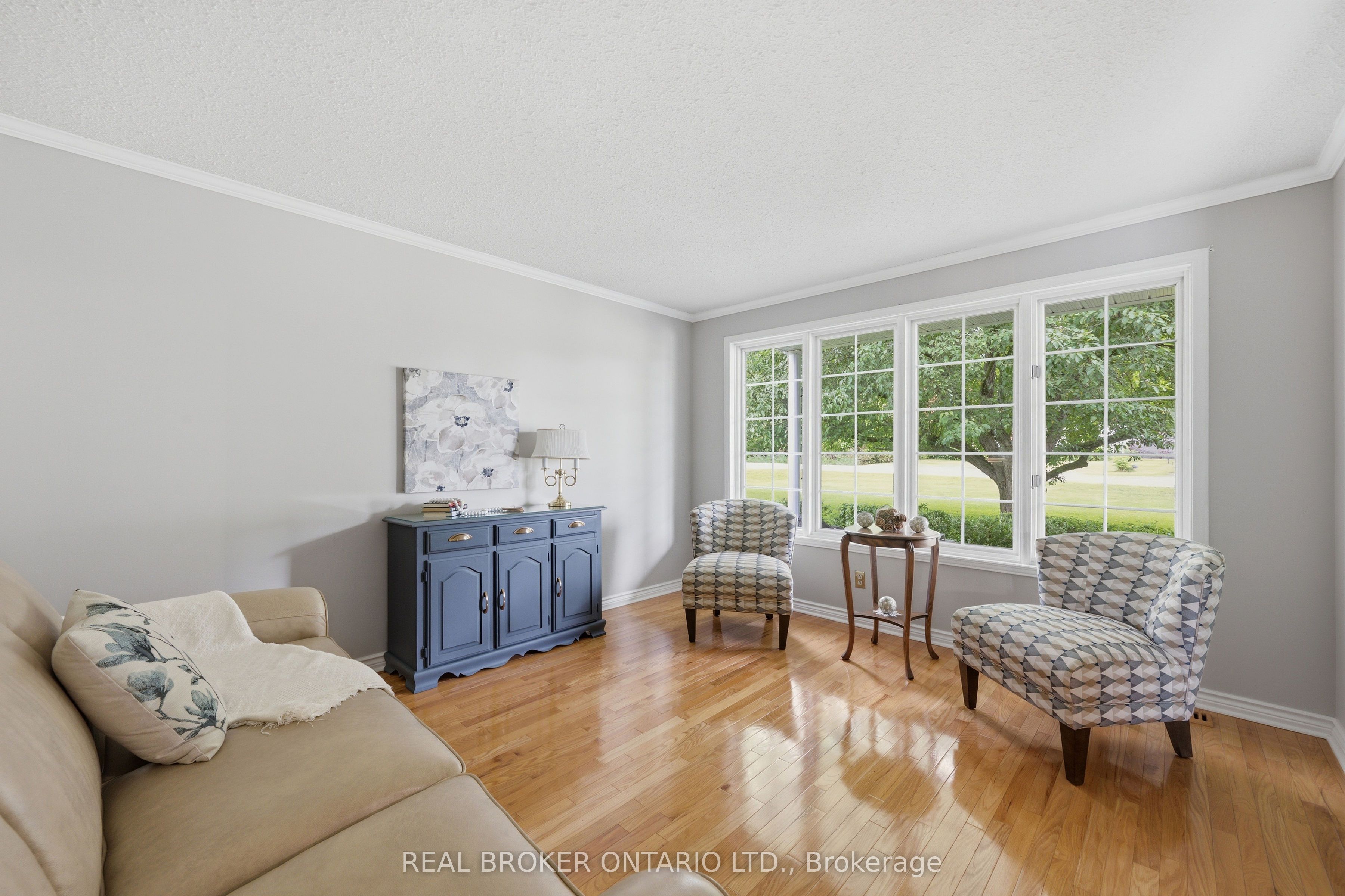 10532 Main Street Property Photo 5