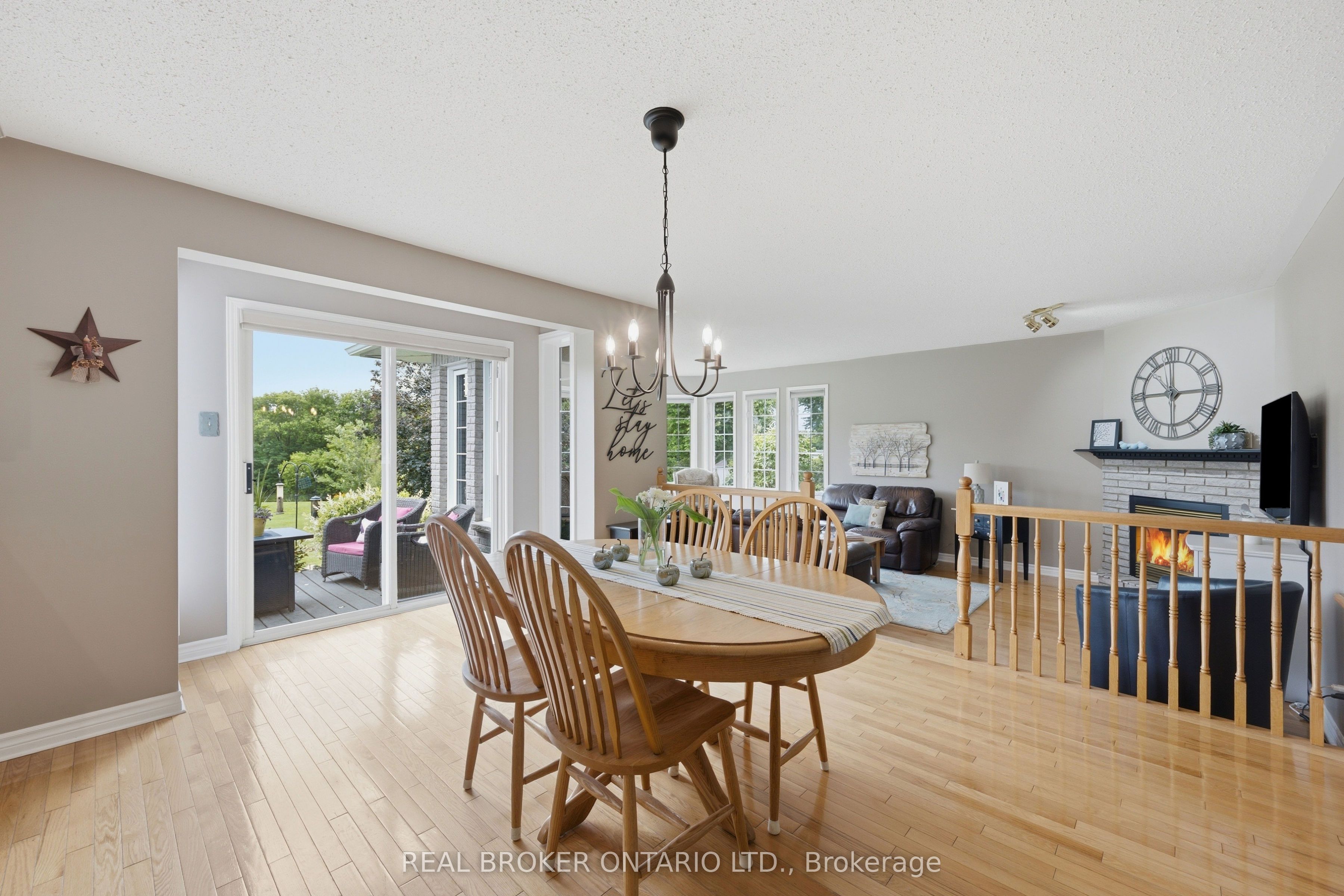 10532 Main Street Property Photo 14