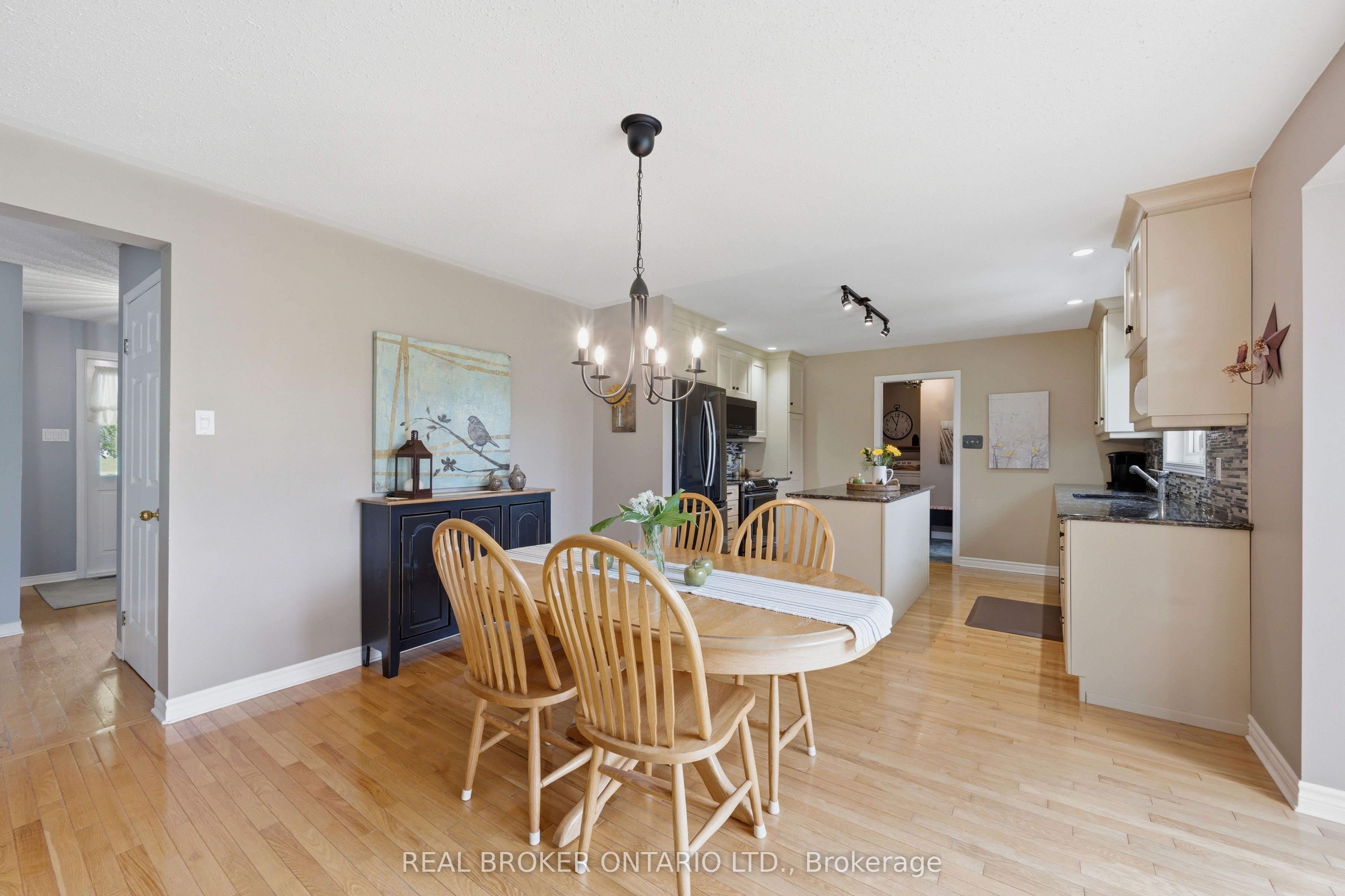 10532 Main Street Property Photo 16
