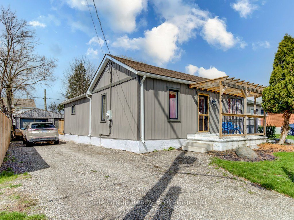 20 Teeple Street Property Photo 3