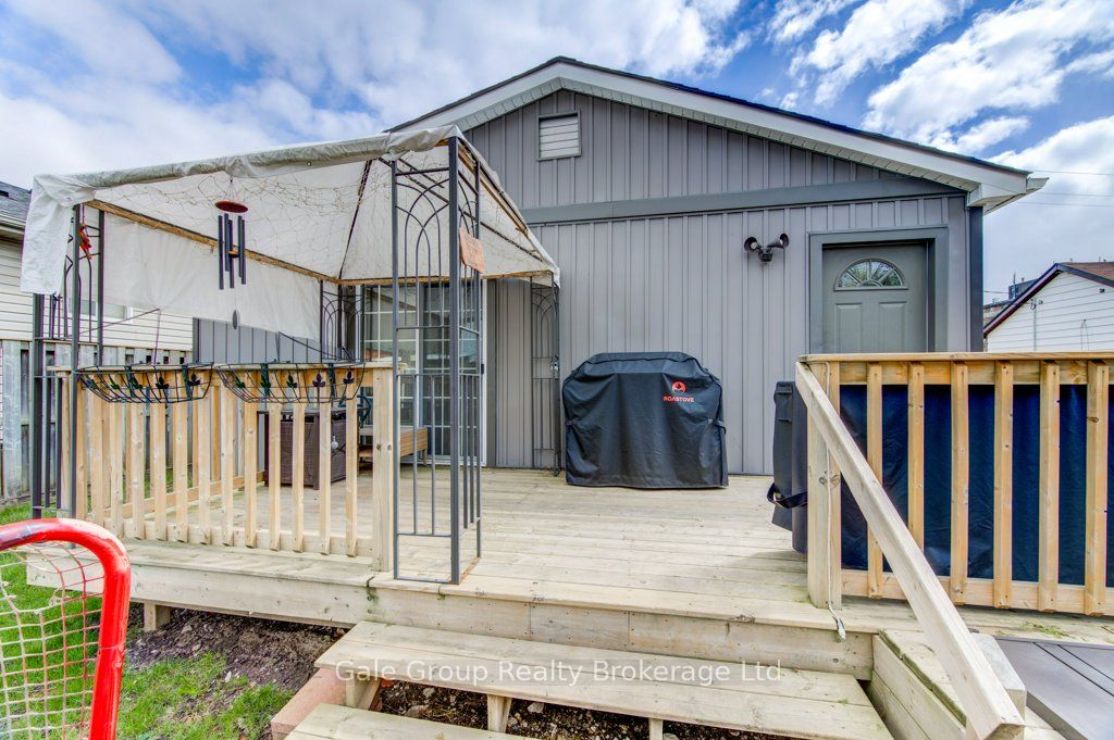 20 Teeple Street Property Photo 36
