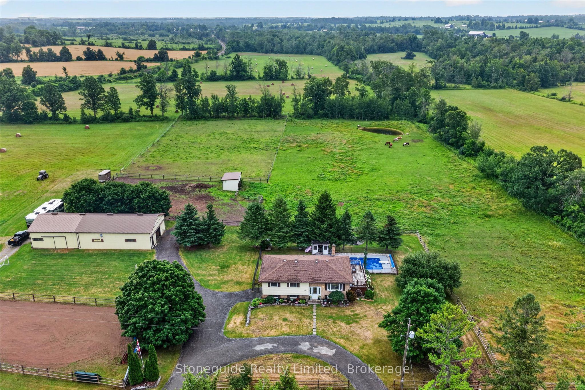 2397 Settlers Line Property Photo 4