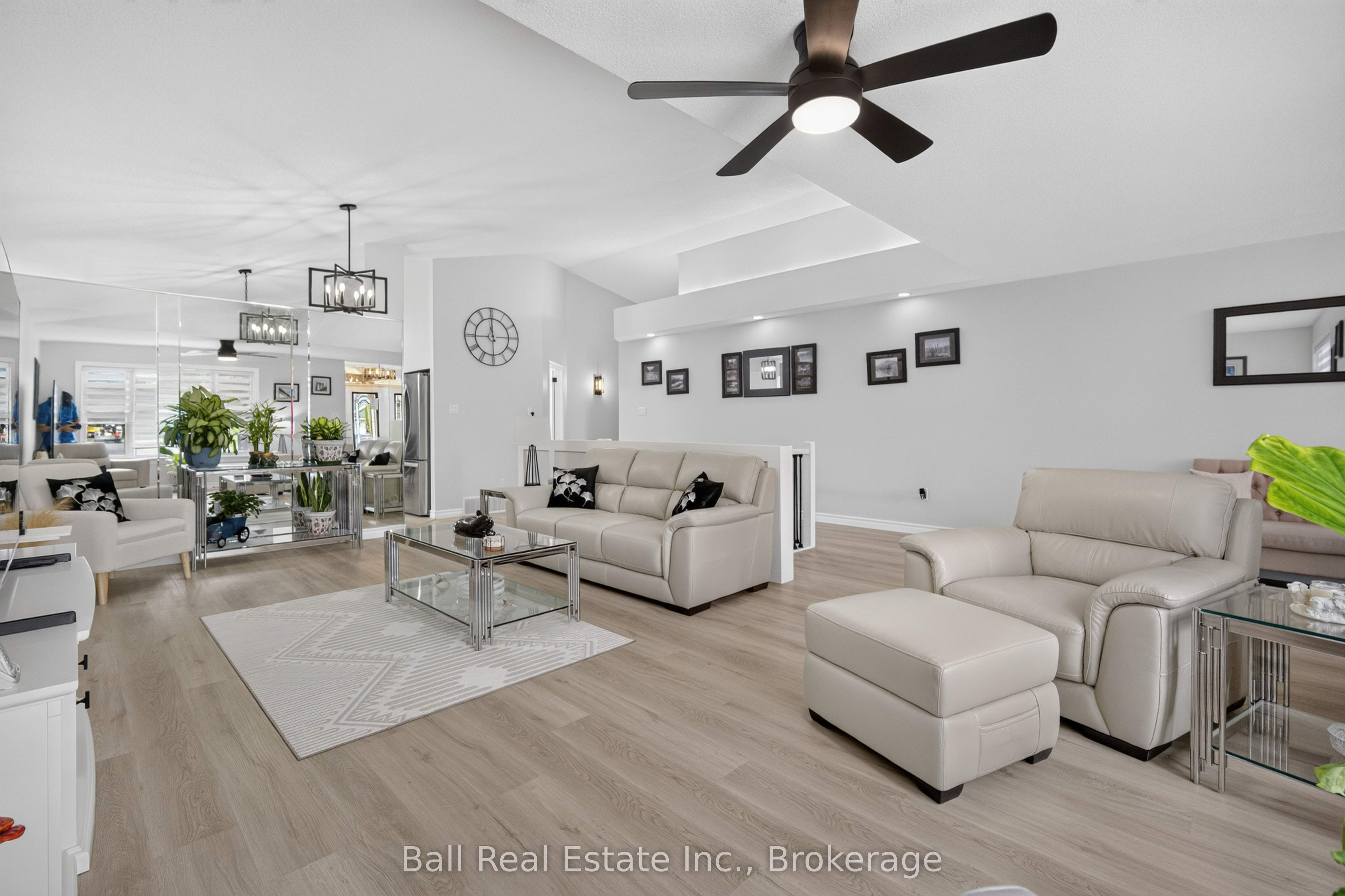 18 Russell Hill Road Property Photo 8