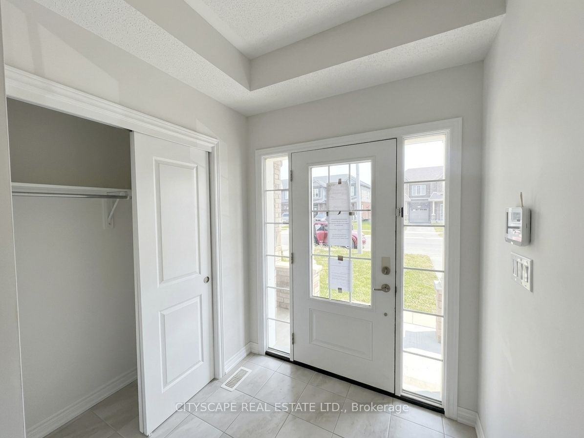 100 Sunflower Place Property Photo 4