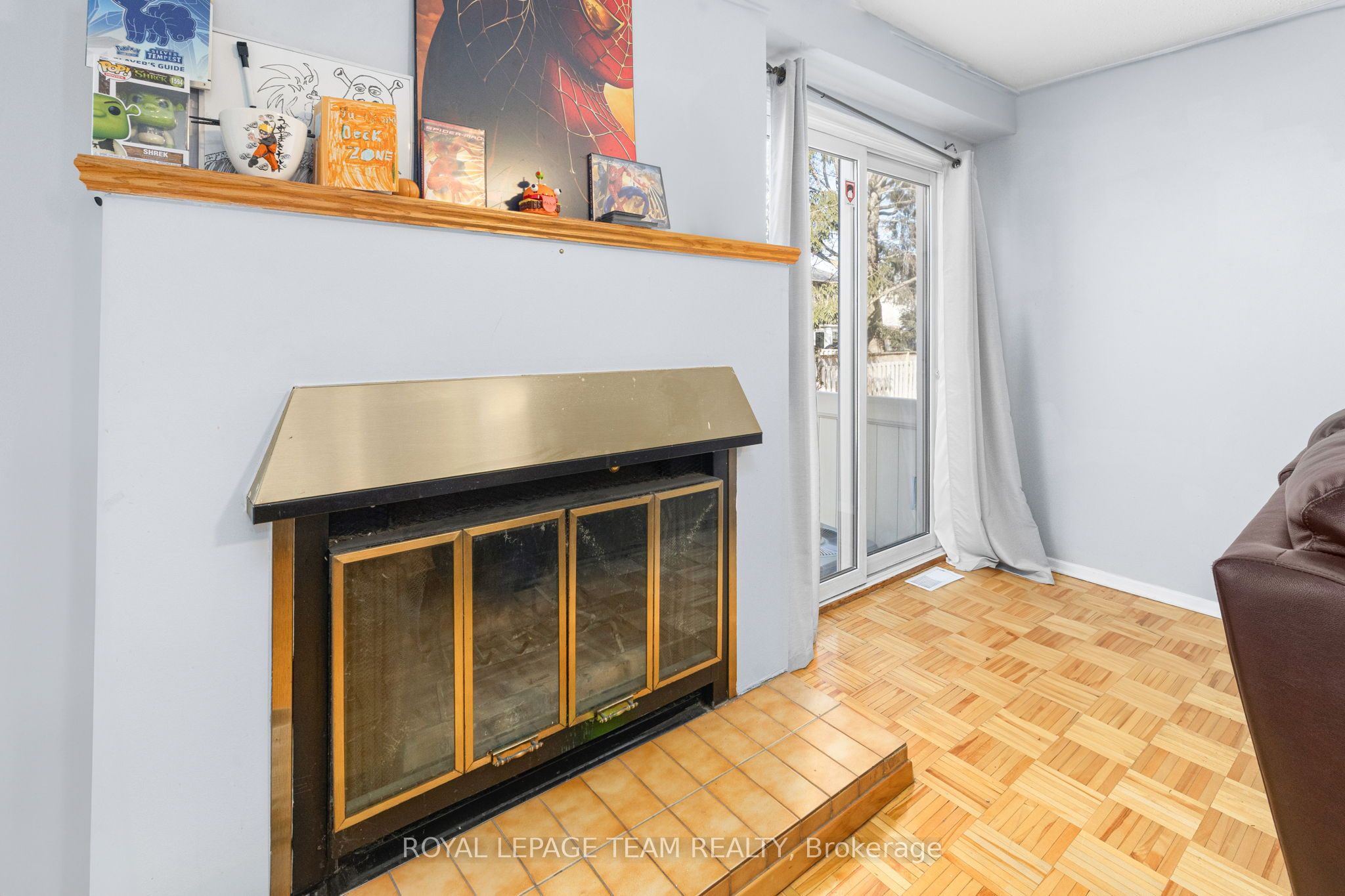10 Millrise Lane E Property Photo 6