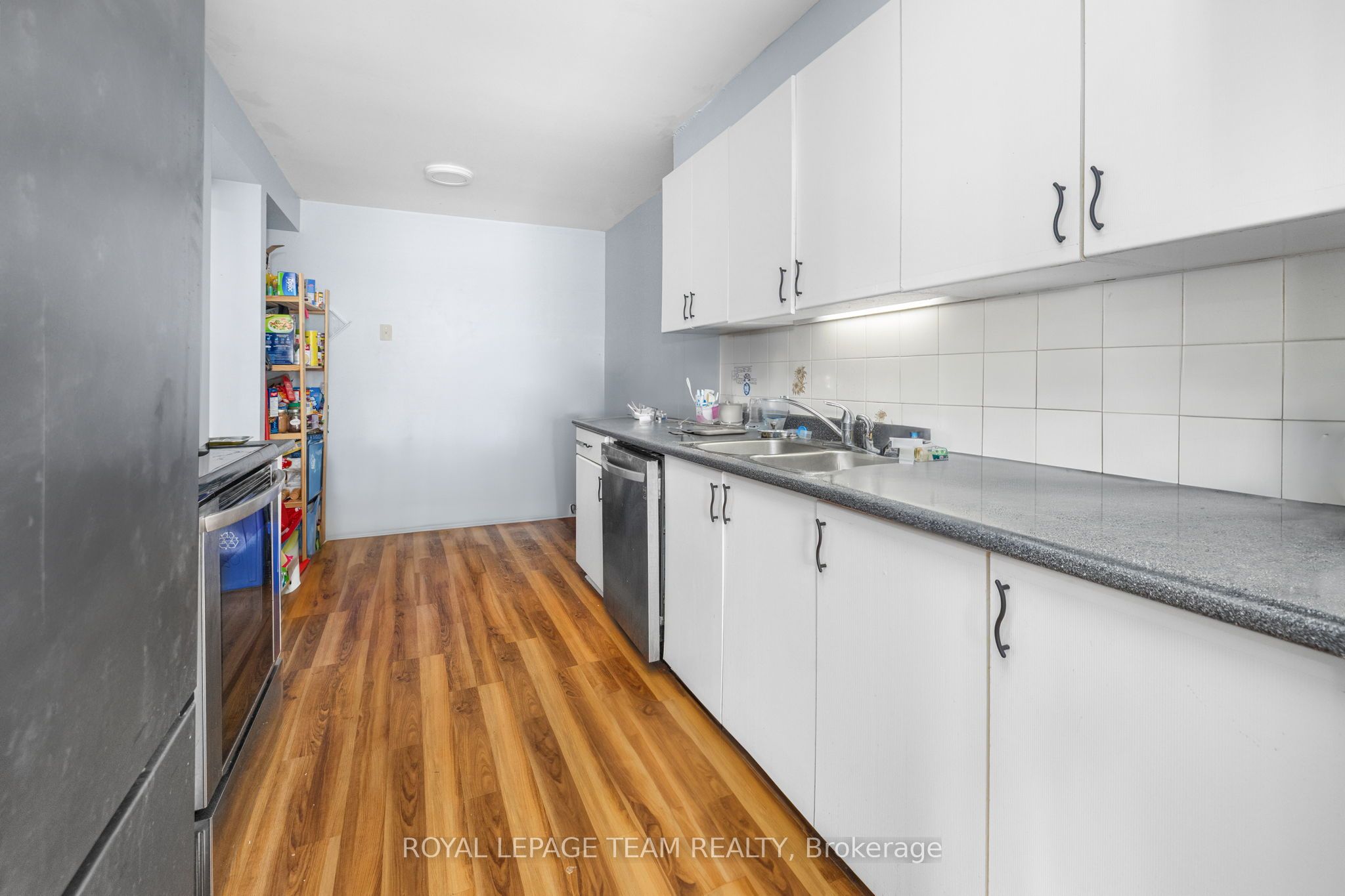 10 Millrise Lane E Property Photo 9
