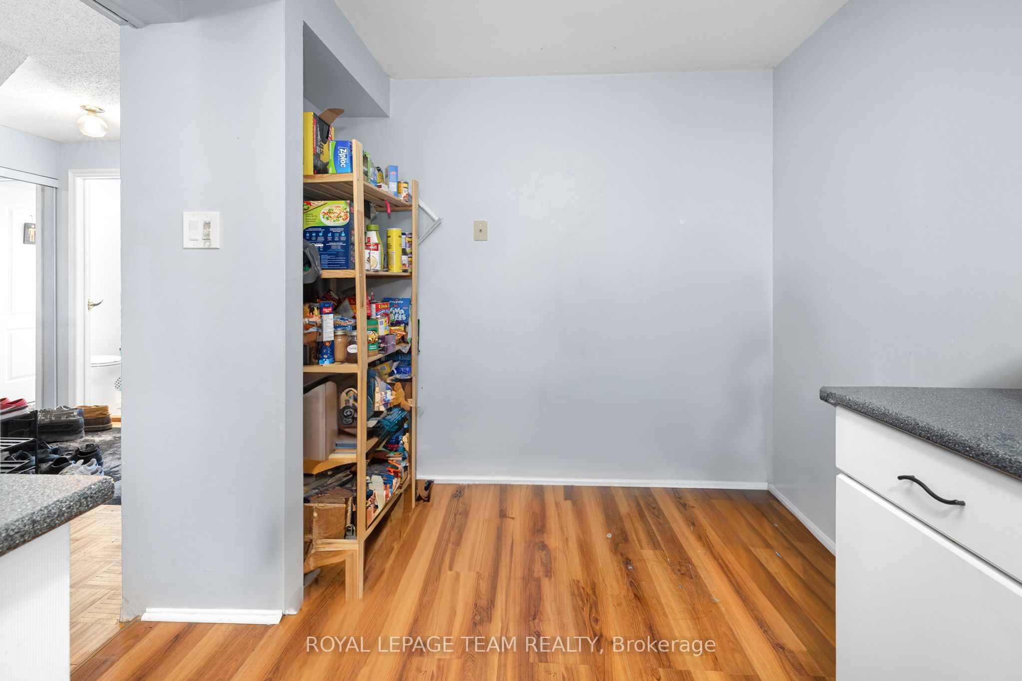 10 Millrise Lane E Property Photo 12