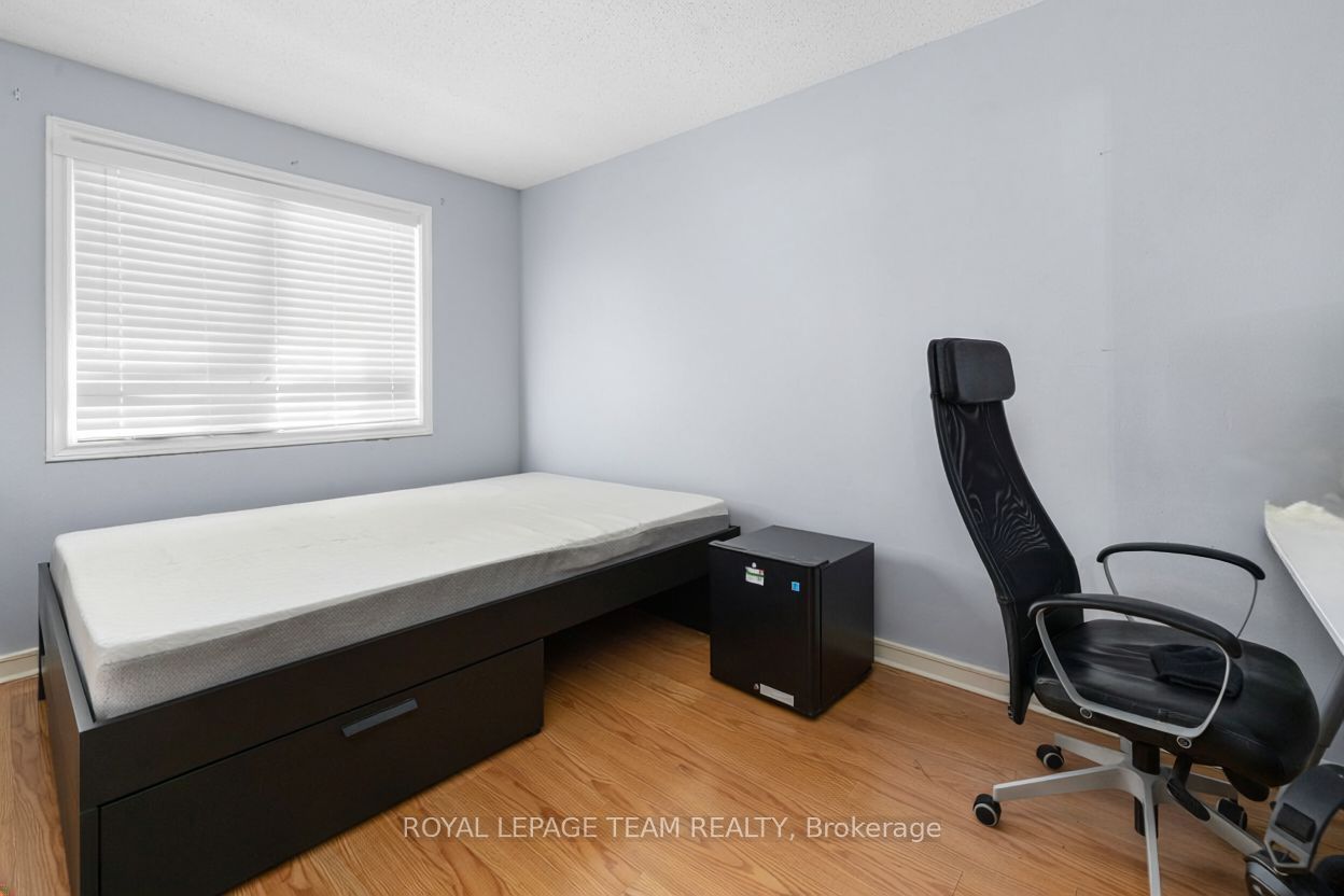 10 Millrise Lane E Property Photo 16