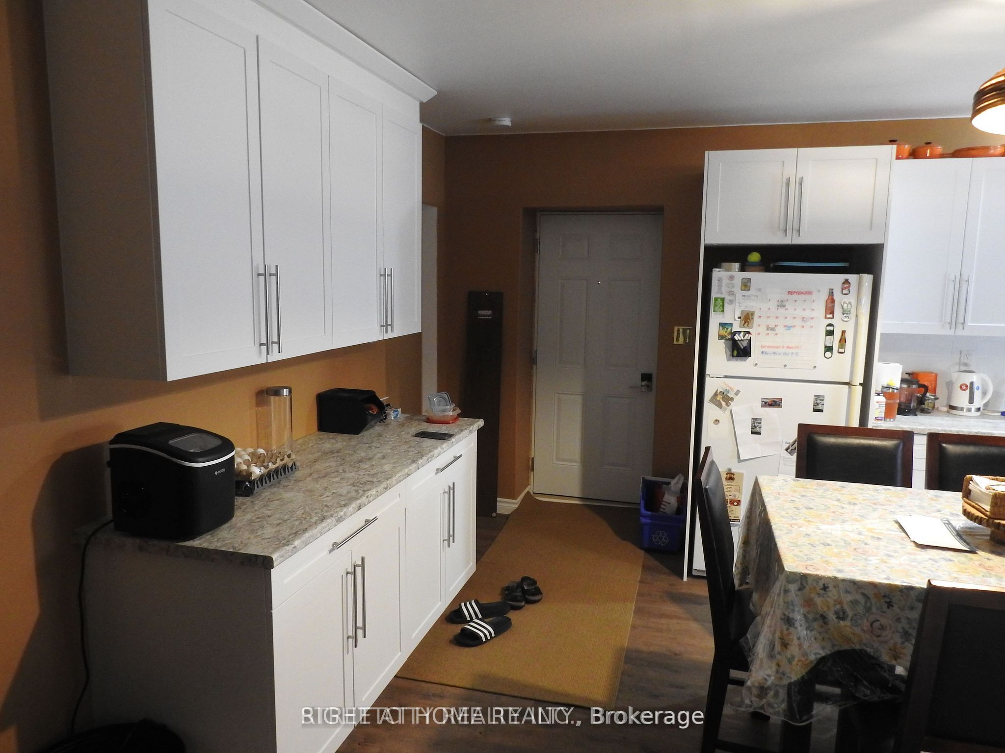 206 Main Street Property Photo 7