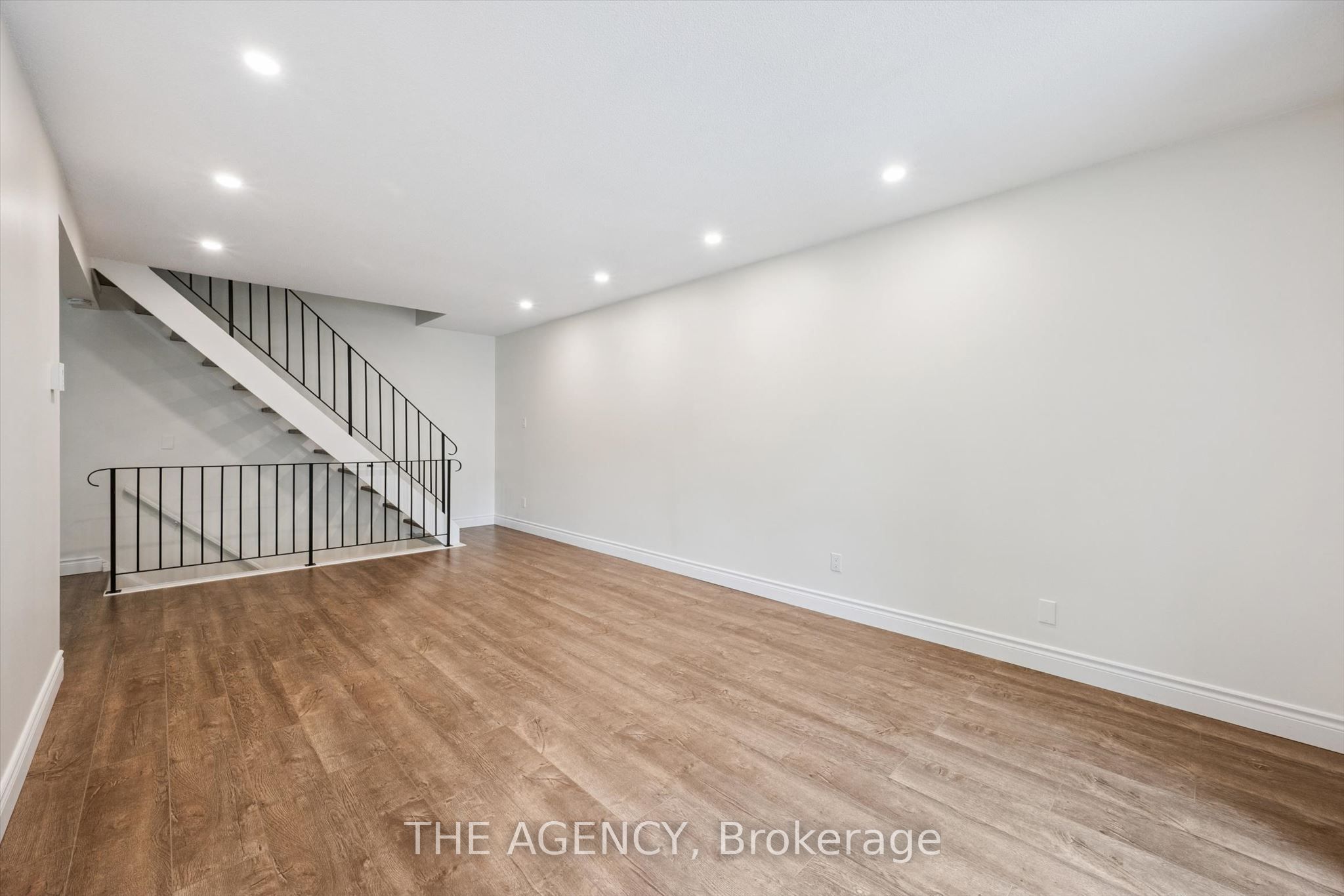410 Scottsdale Drive Property Photo 4