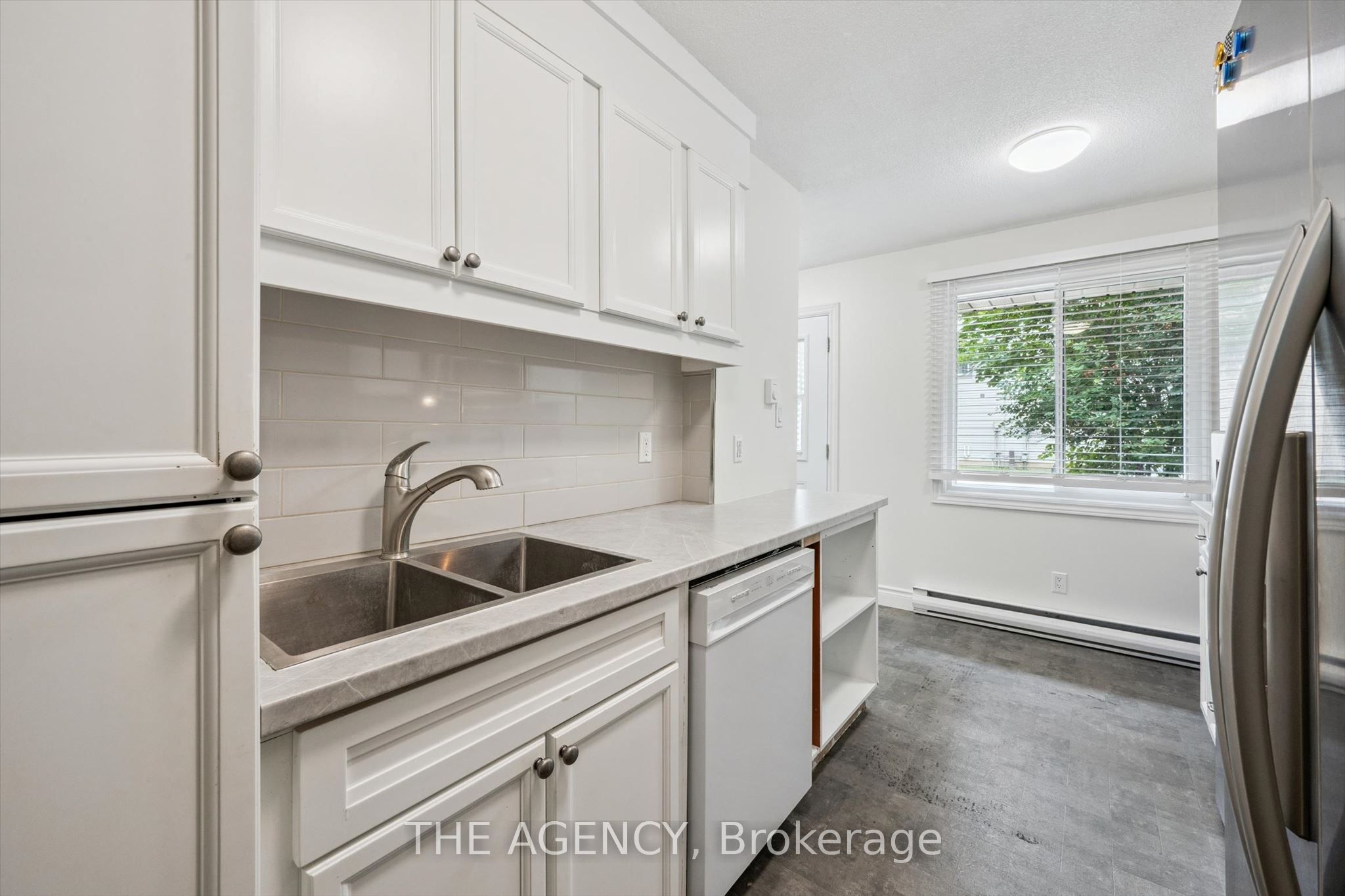 410 Scottsdale Drive Property Photo 11