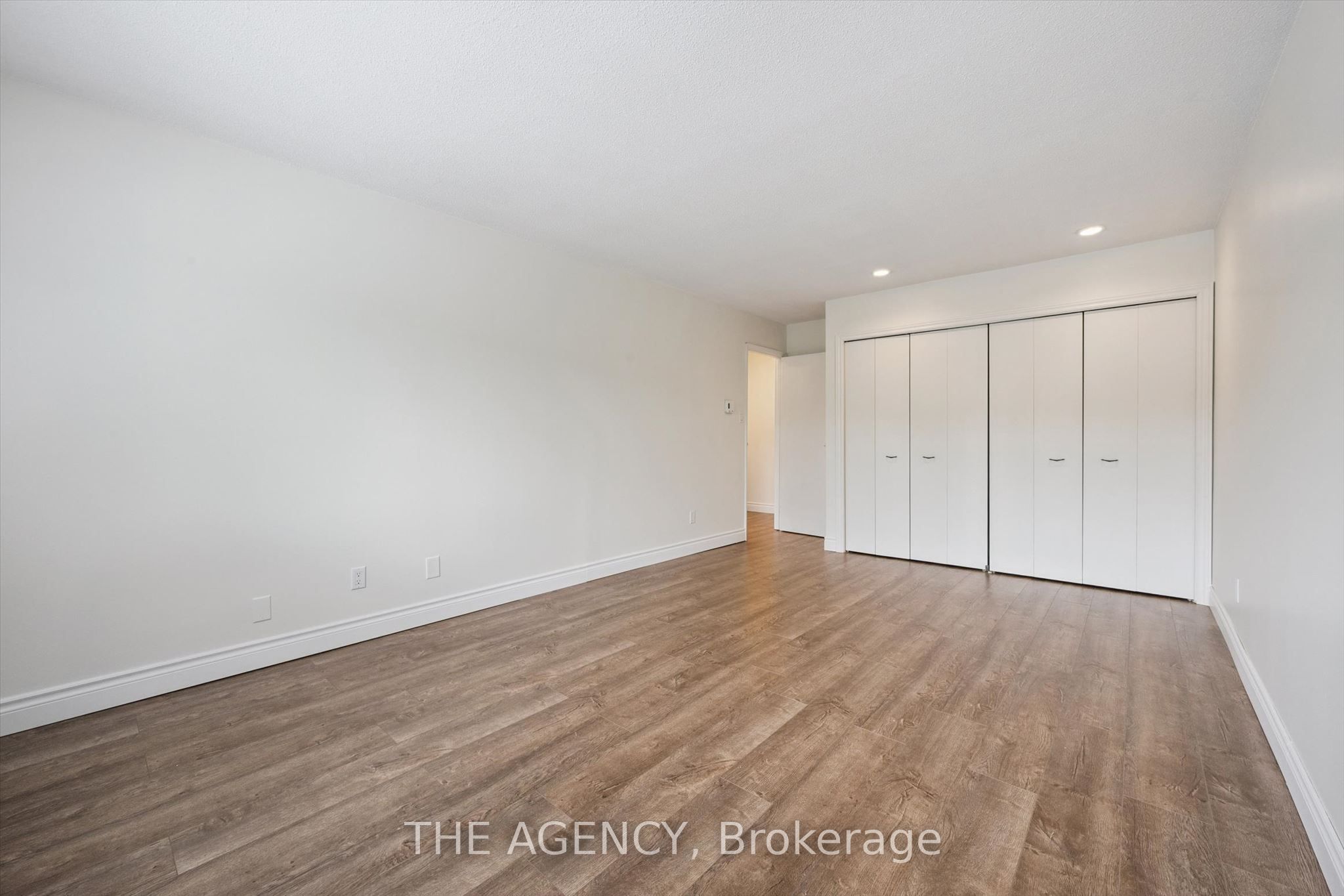410 Scottsdale Drive Property Photo 15