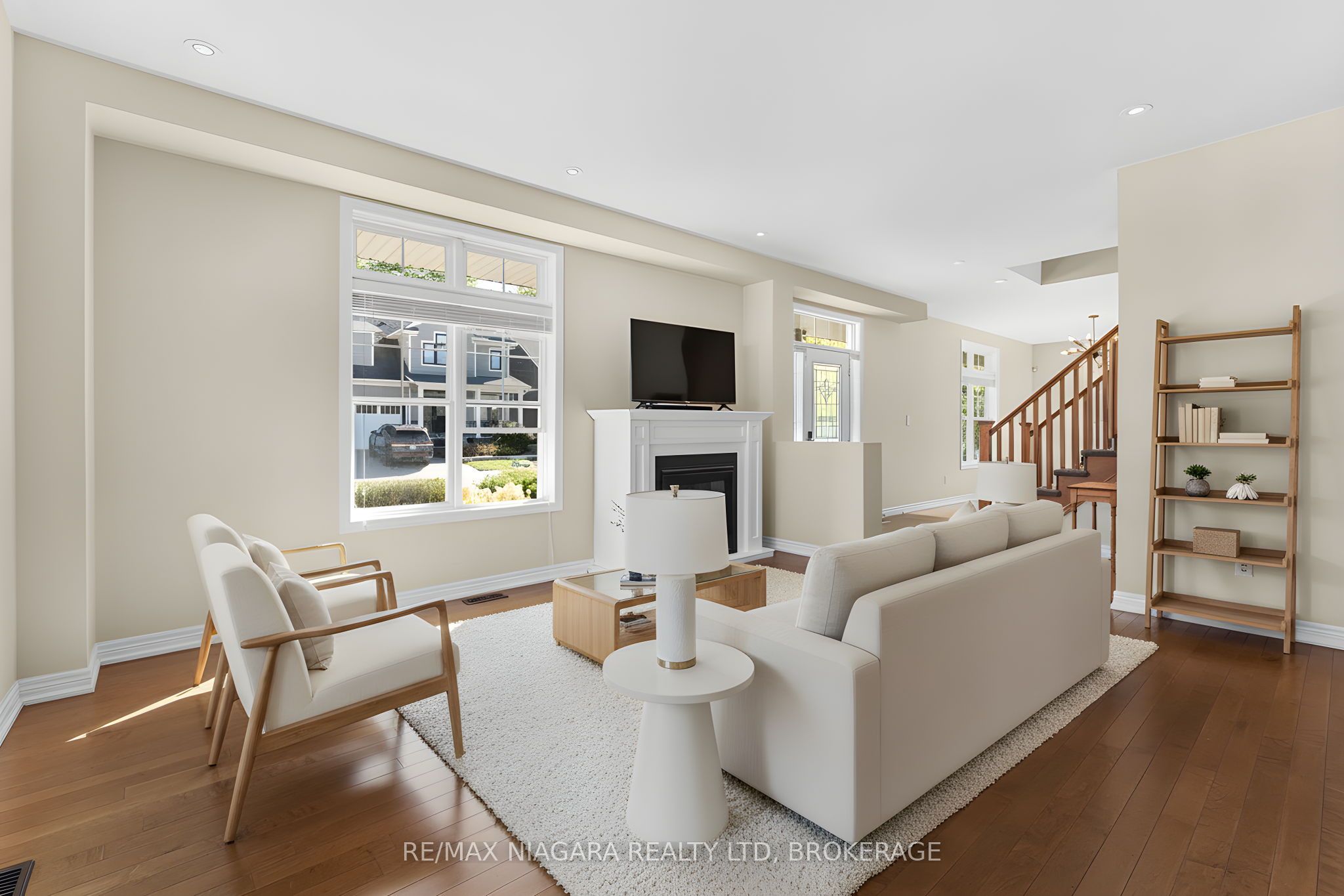 750 Lakeshore Road Property Photo 6