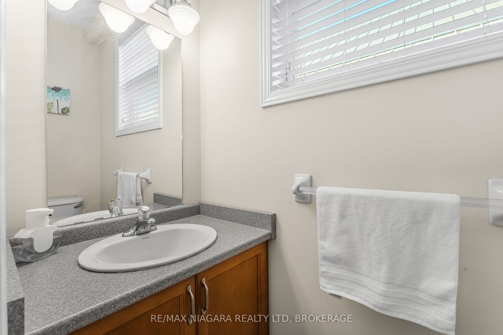 750 Lakeshore Road Property Photo 14