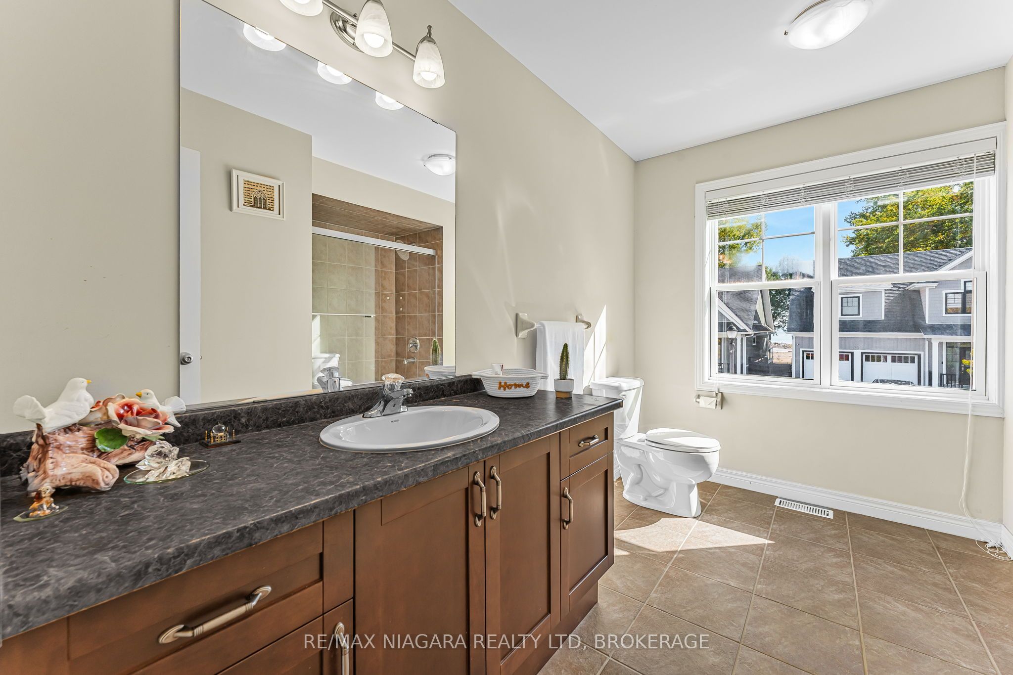 750 Lakeshore Road Property Photo 22