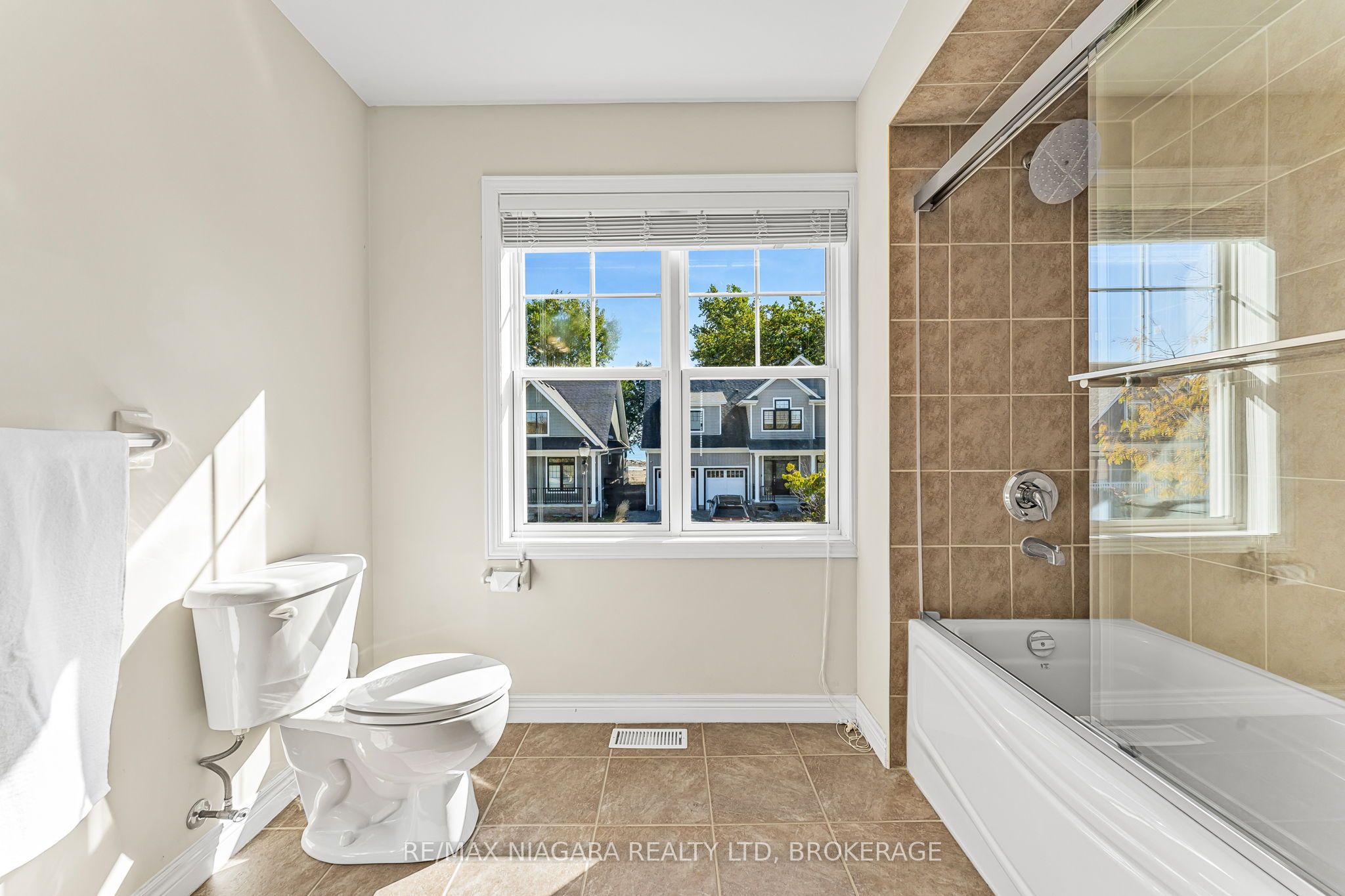 750 Lakeshore Road Property Photo 23