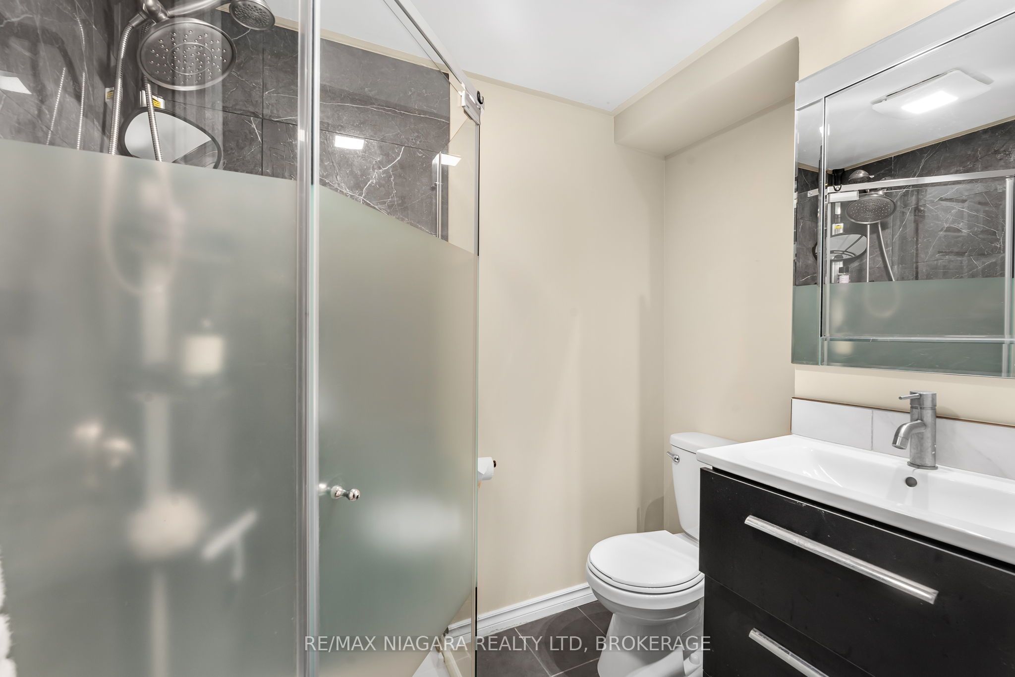 750 Lakeshore Road Property Photo 27