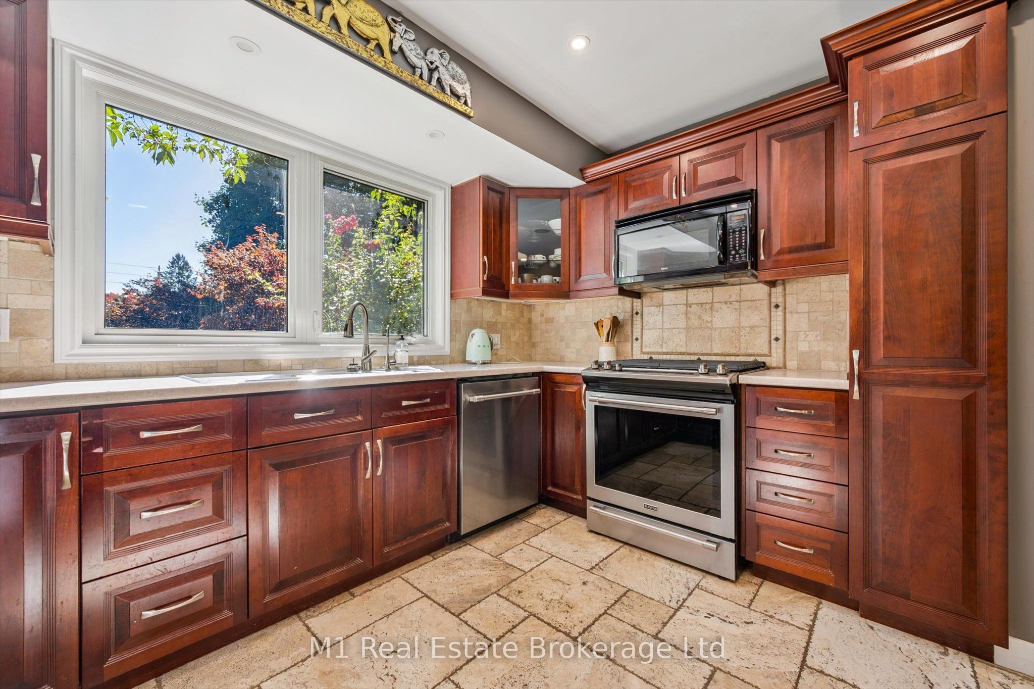21 Gladstone Avenue Property Photo 23