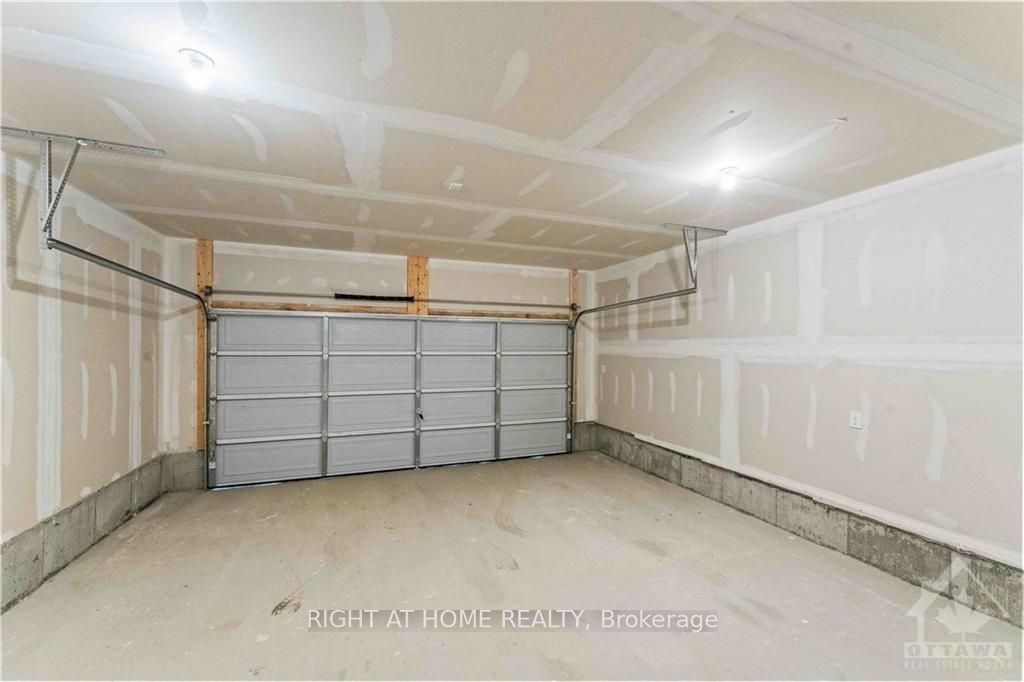 37 Chasing Grove Property Photo 27