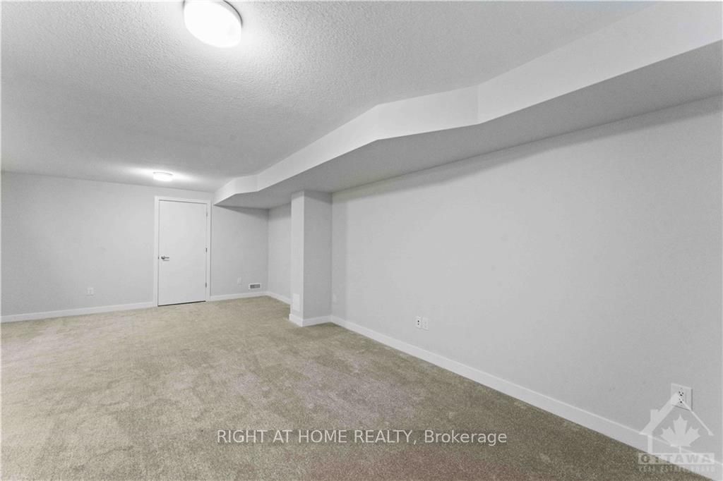 37 Chasing Grove Property Photo 30