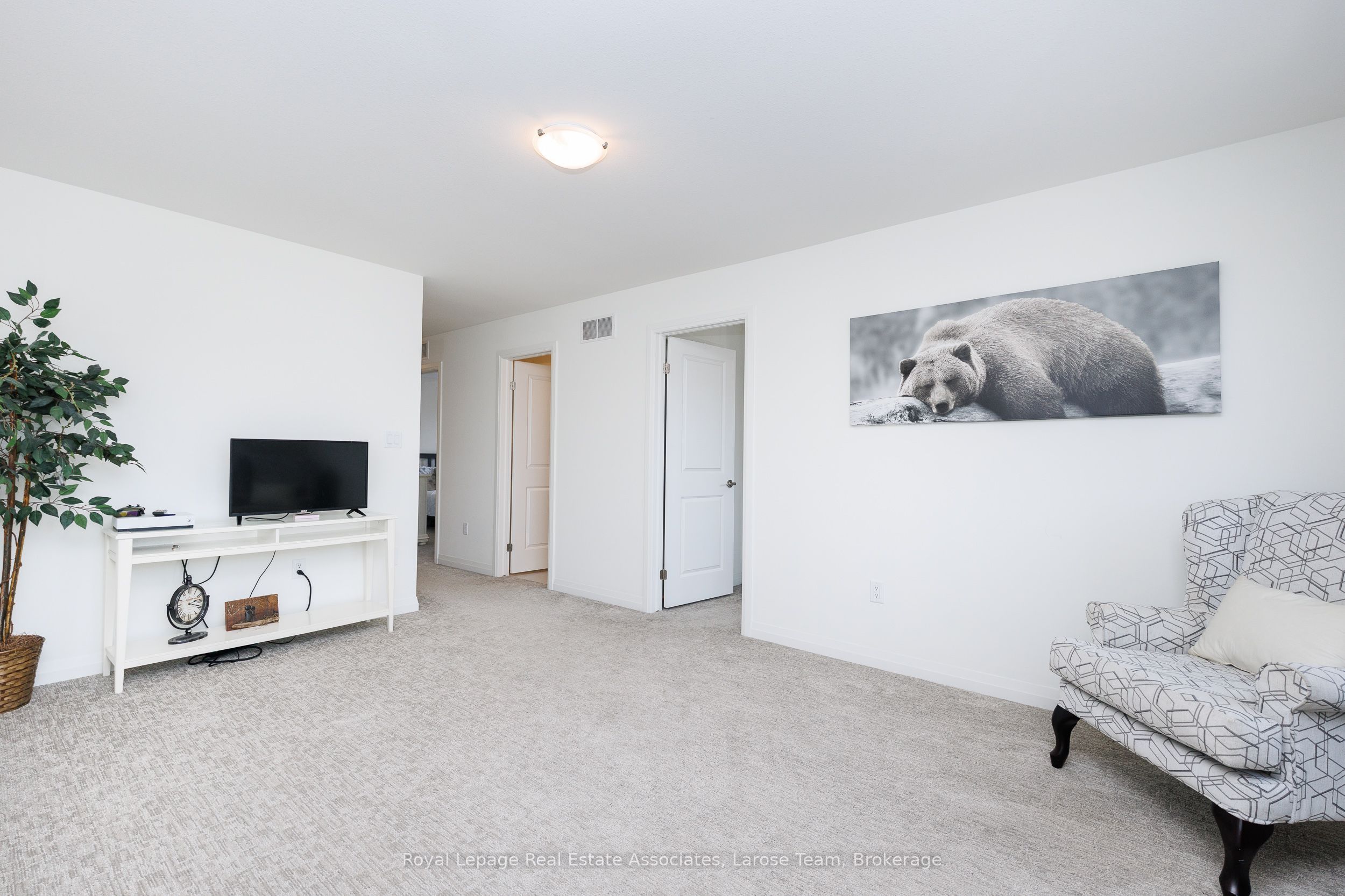 31 Willson Drive Main And 2nd Floor Property Photo 13